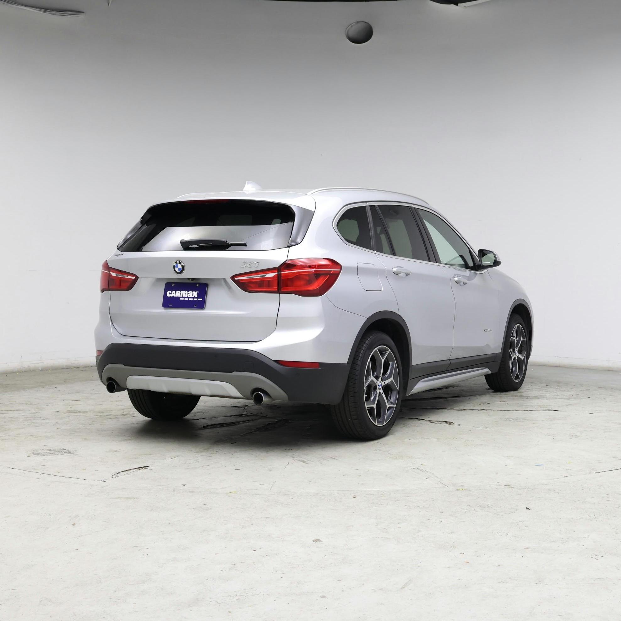 Thumbnail: 2017 BMW X1 - 8