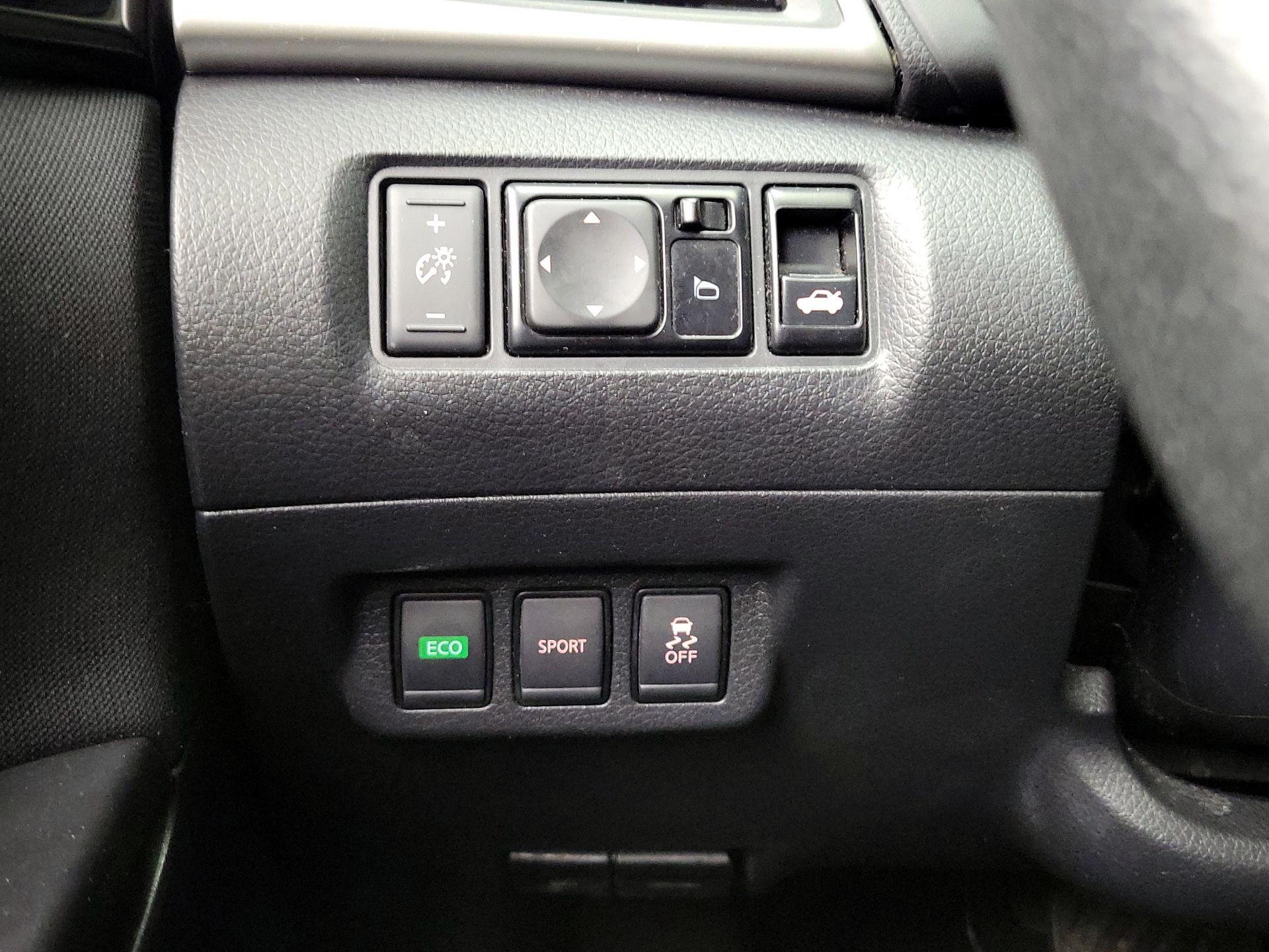 Thumbnail: 2018 Nissan Sentra - 13