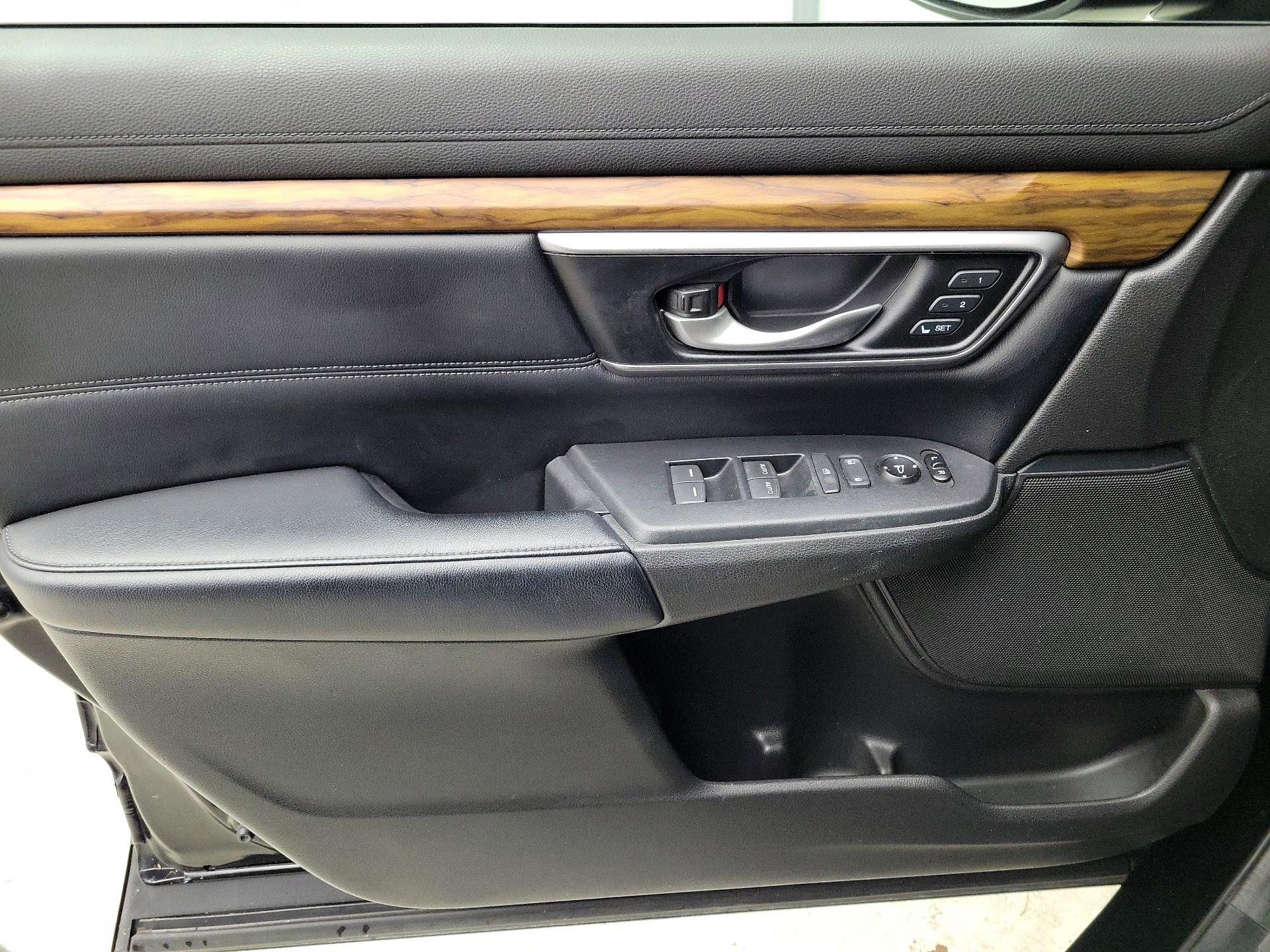 Thumbnail: 2017 Honda CR-V - 12