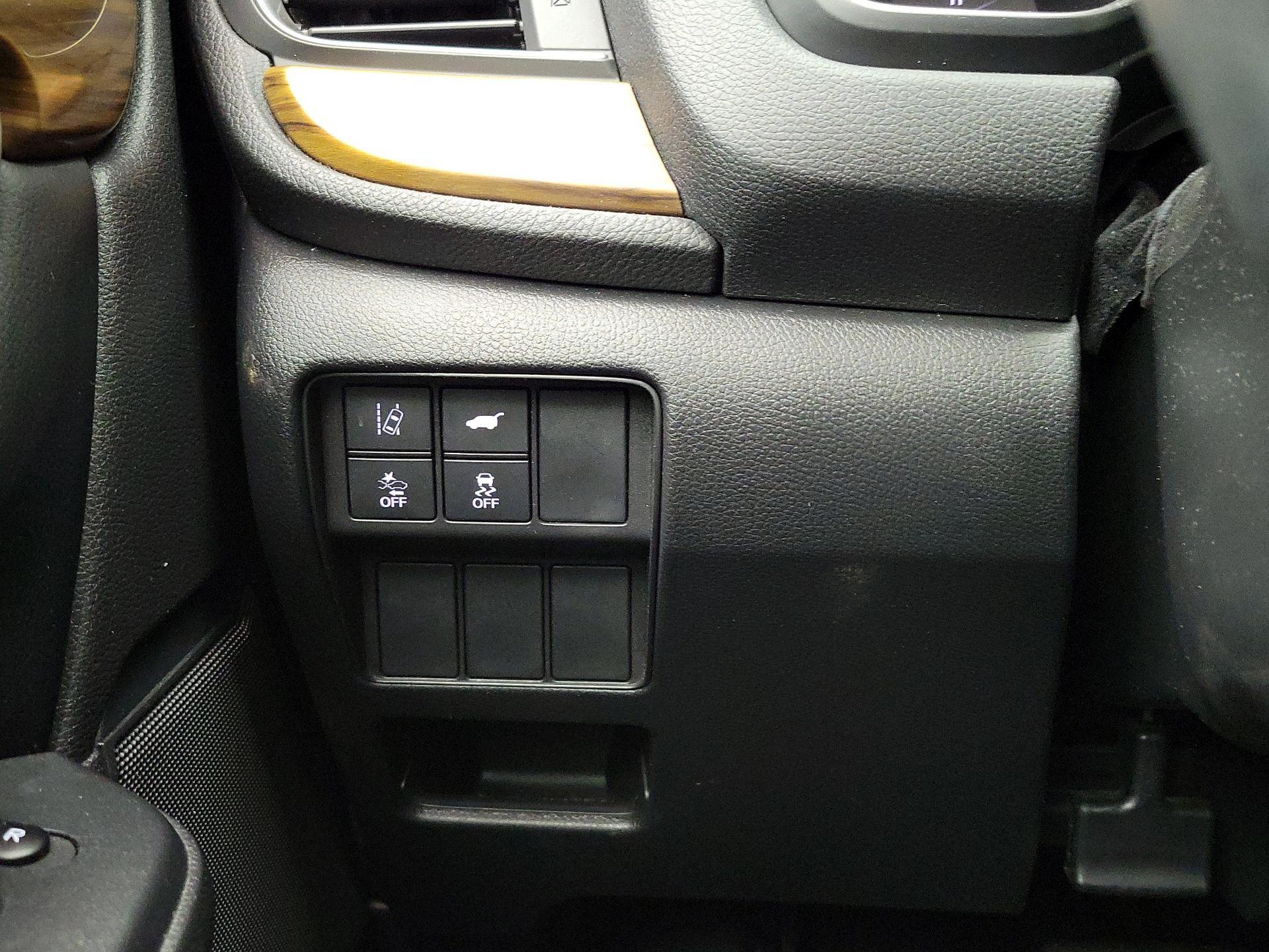 Thumbnail: 2017 Honda CR-V - 13