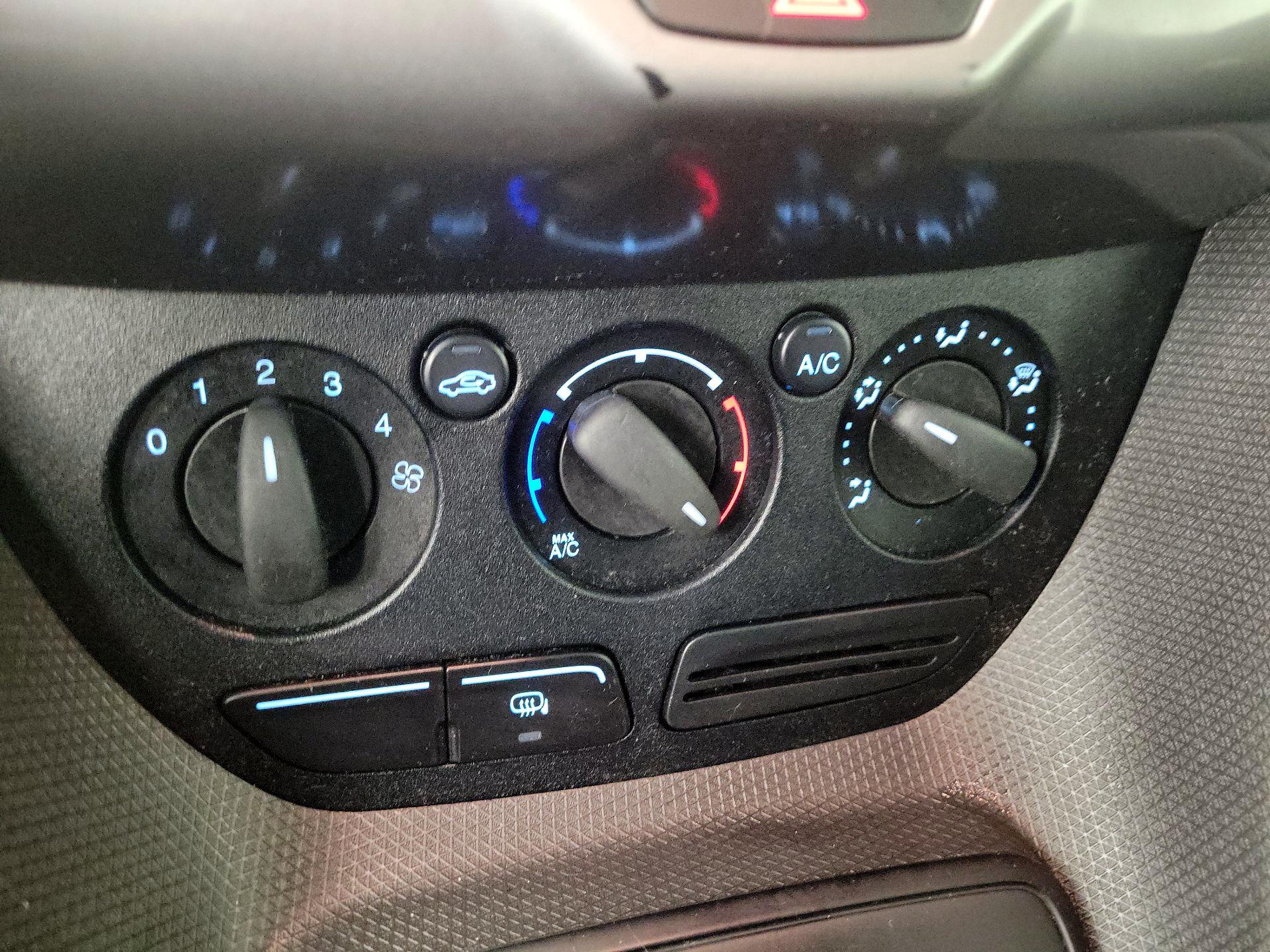 Thumbnail: 2016 Ford Transit Series - 16