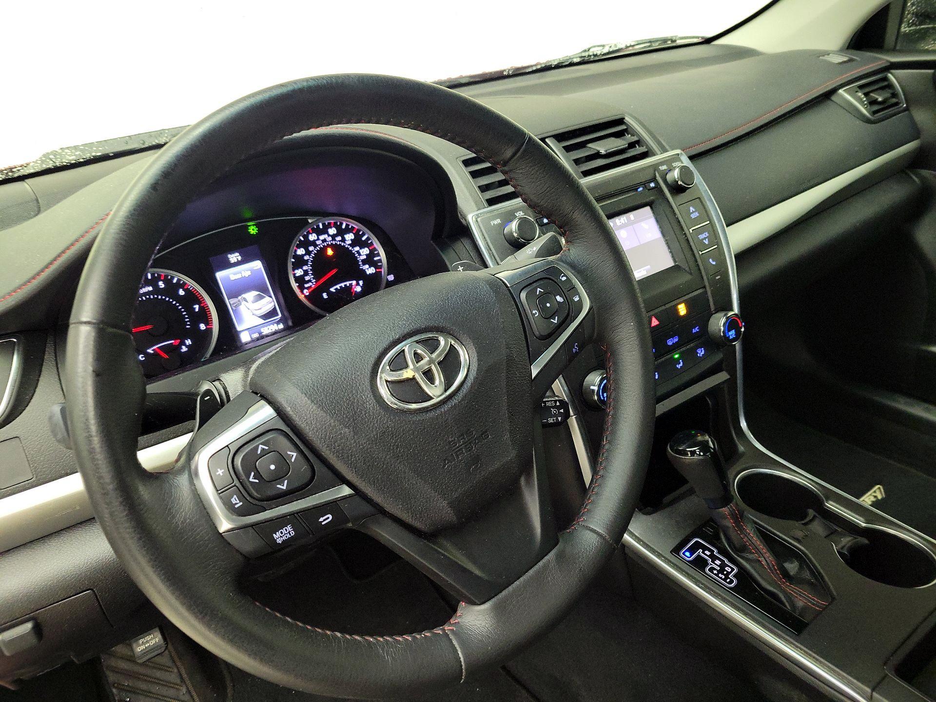 Thumbnail: 2017 Toyota Camry - 9