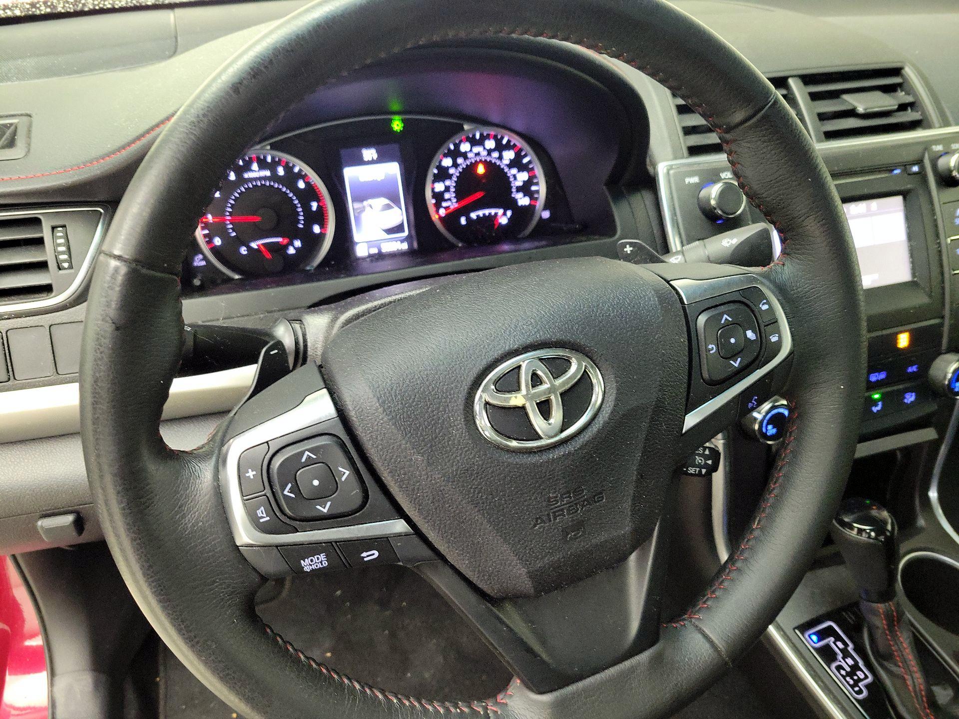 Thumbnail: 2017 Toyota Camry - 10