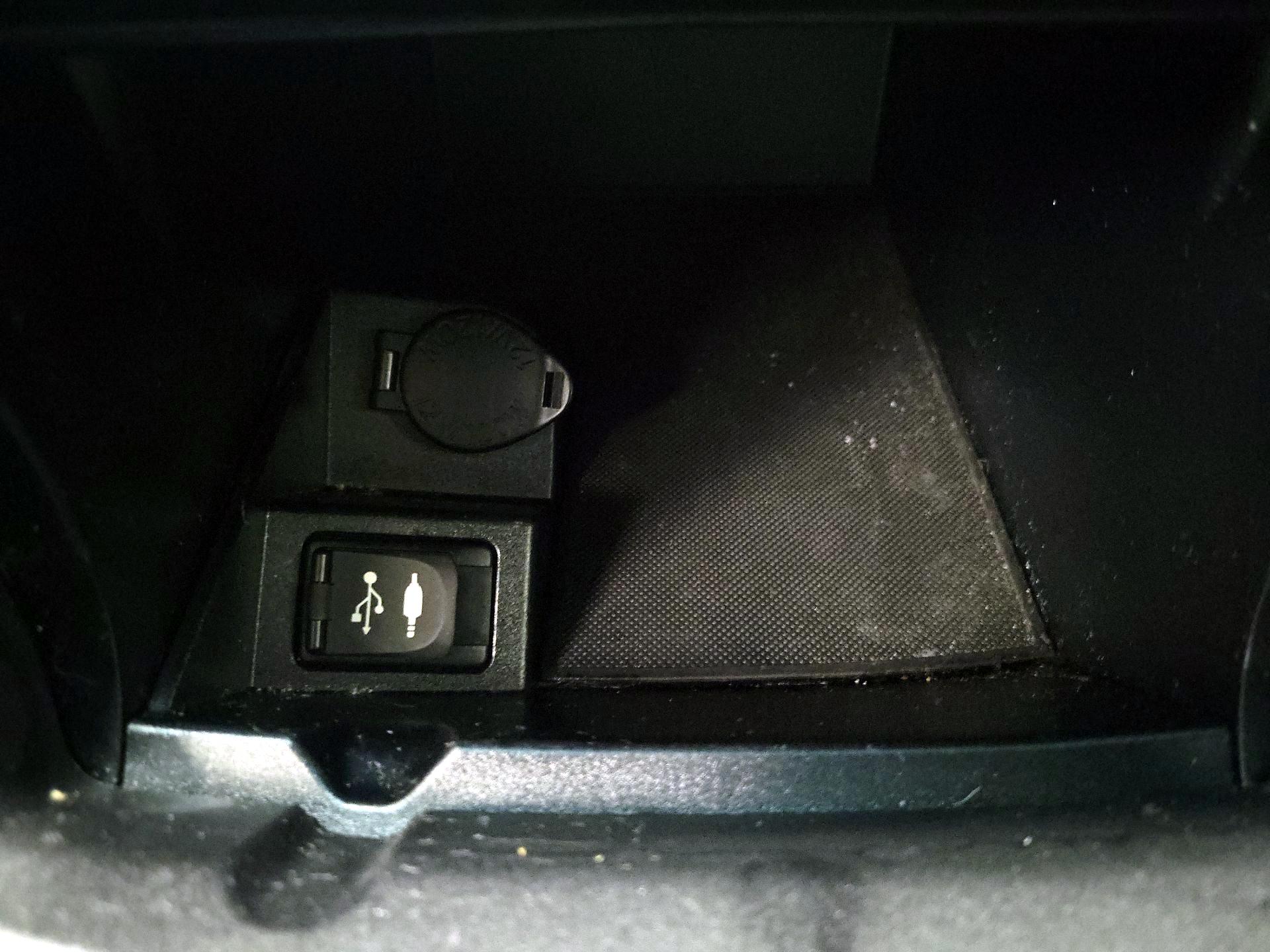 Thumbnail: 2017 Toyota Camry - 17