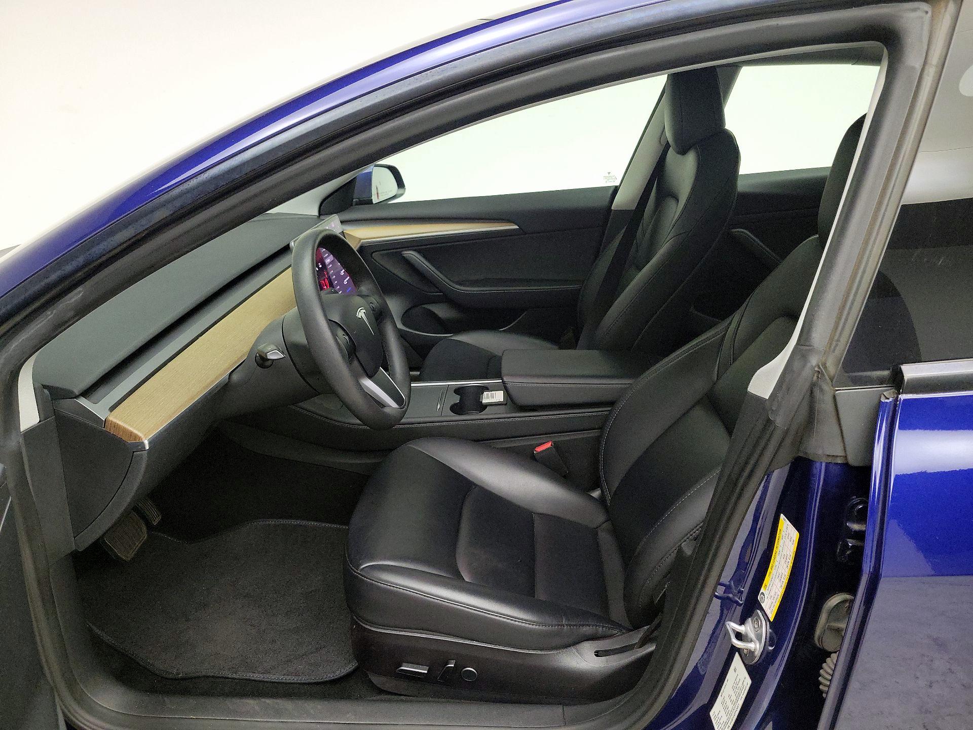 Thumbnail: 2023 Tesla Model 3 - 11