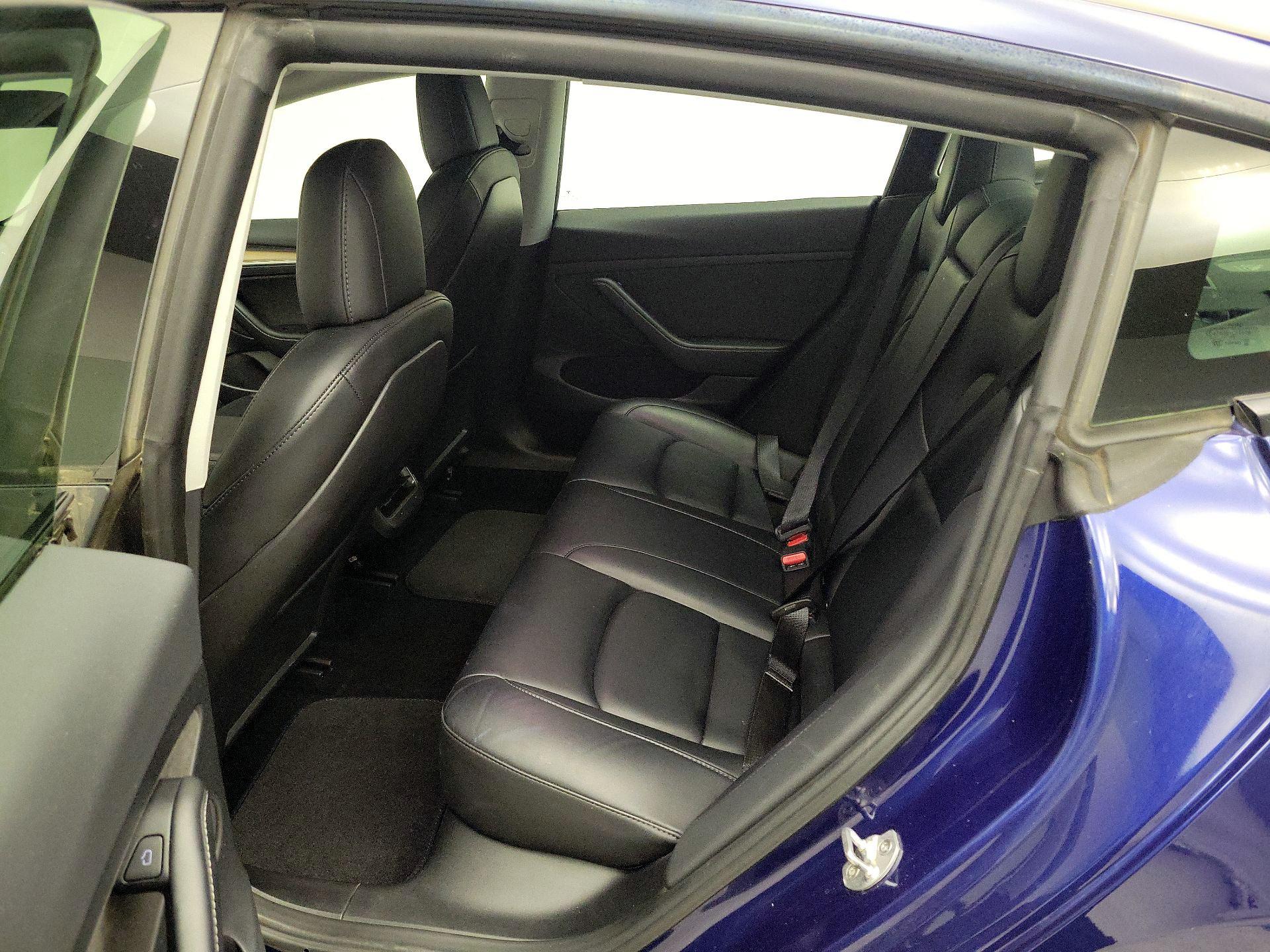 Thumbnail: 2023 Tesla Model 3 - 18