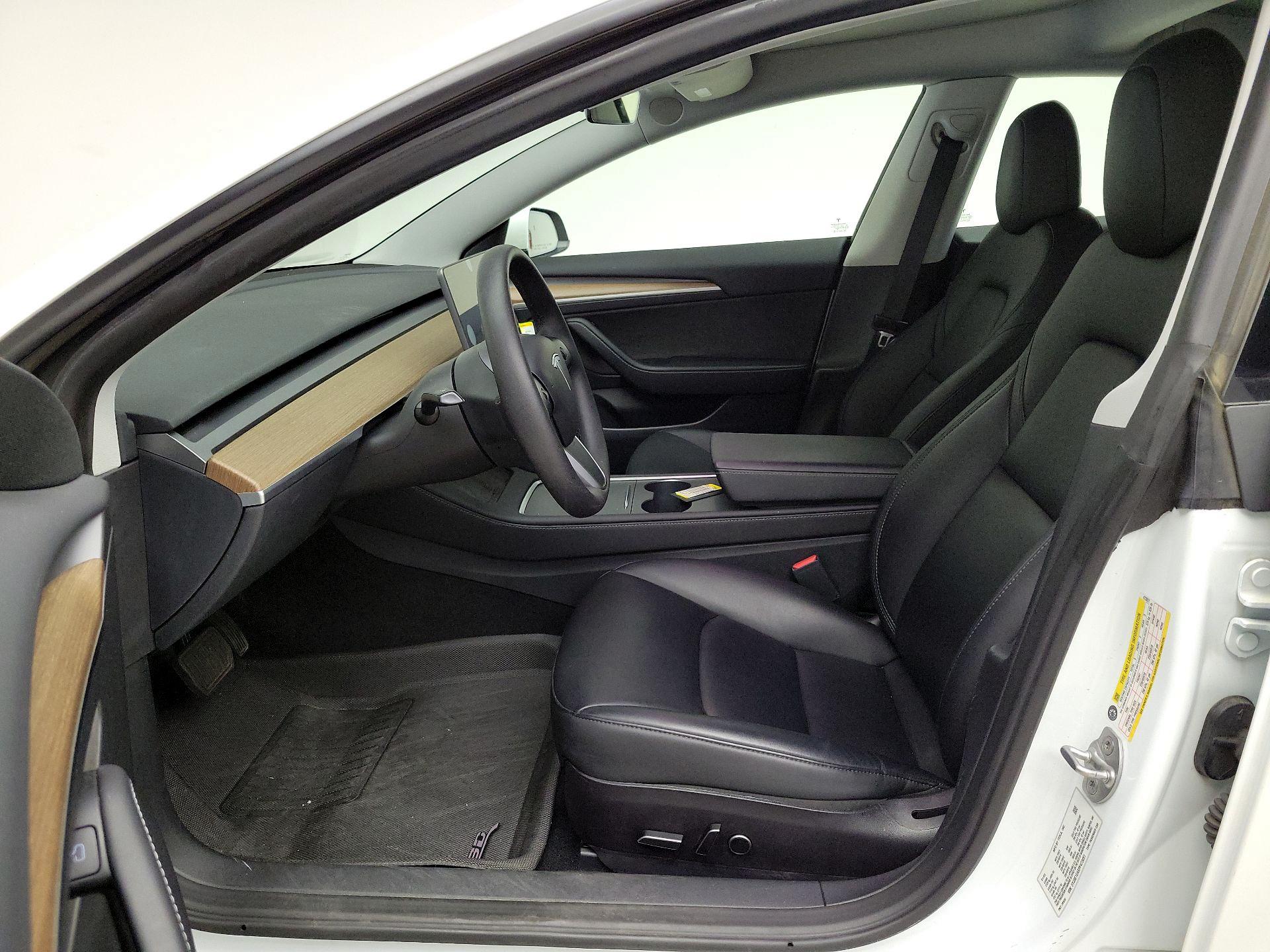 Thumbnail: 2023 Tesla Model 3 - 11