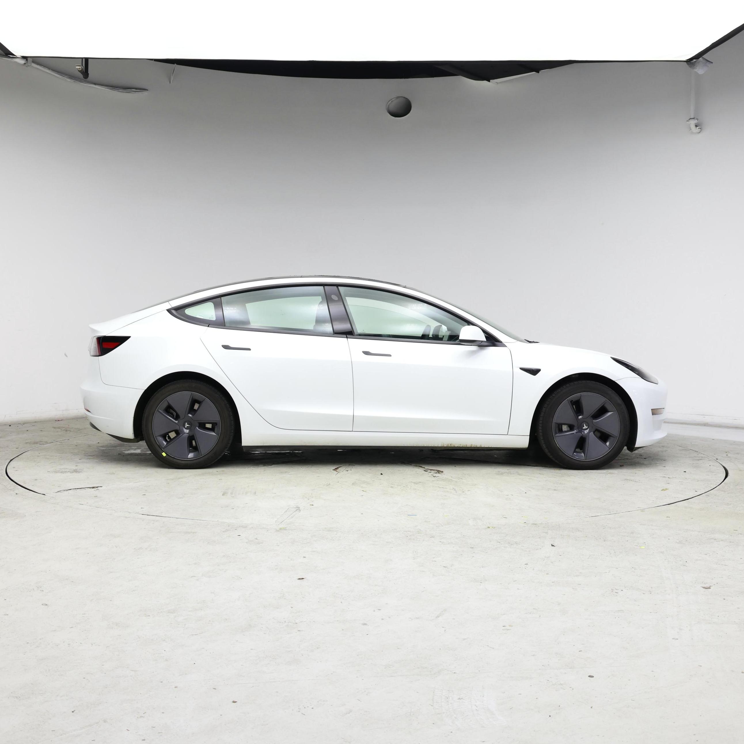 Thumbnail: 2023 Tesla Model 3 - 7