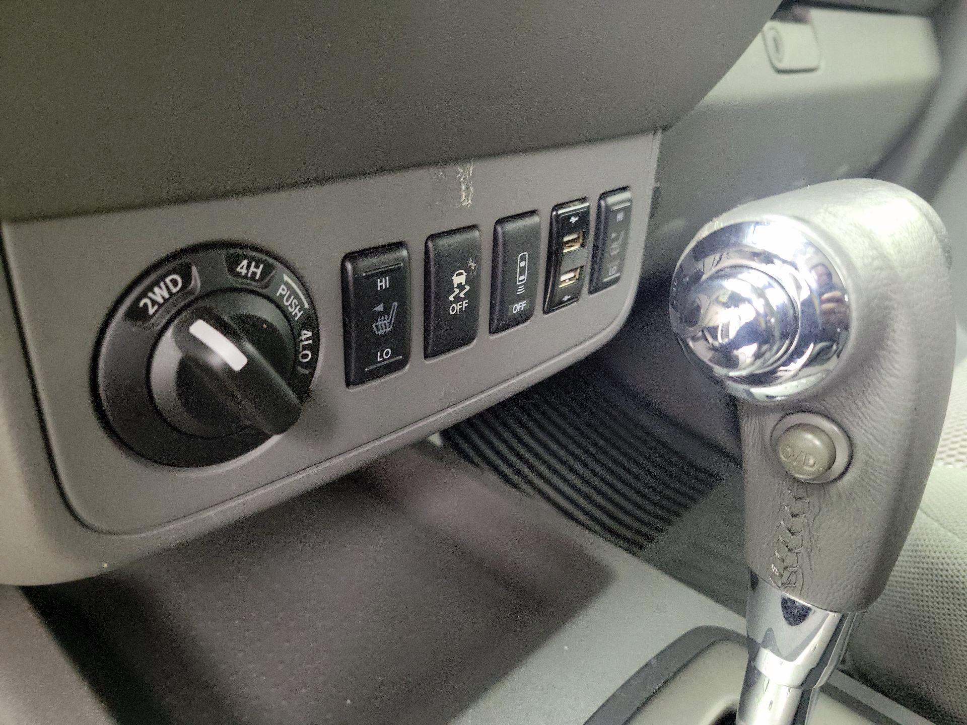 Thumbnail: 2016 Nissan Frontier - 18