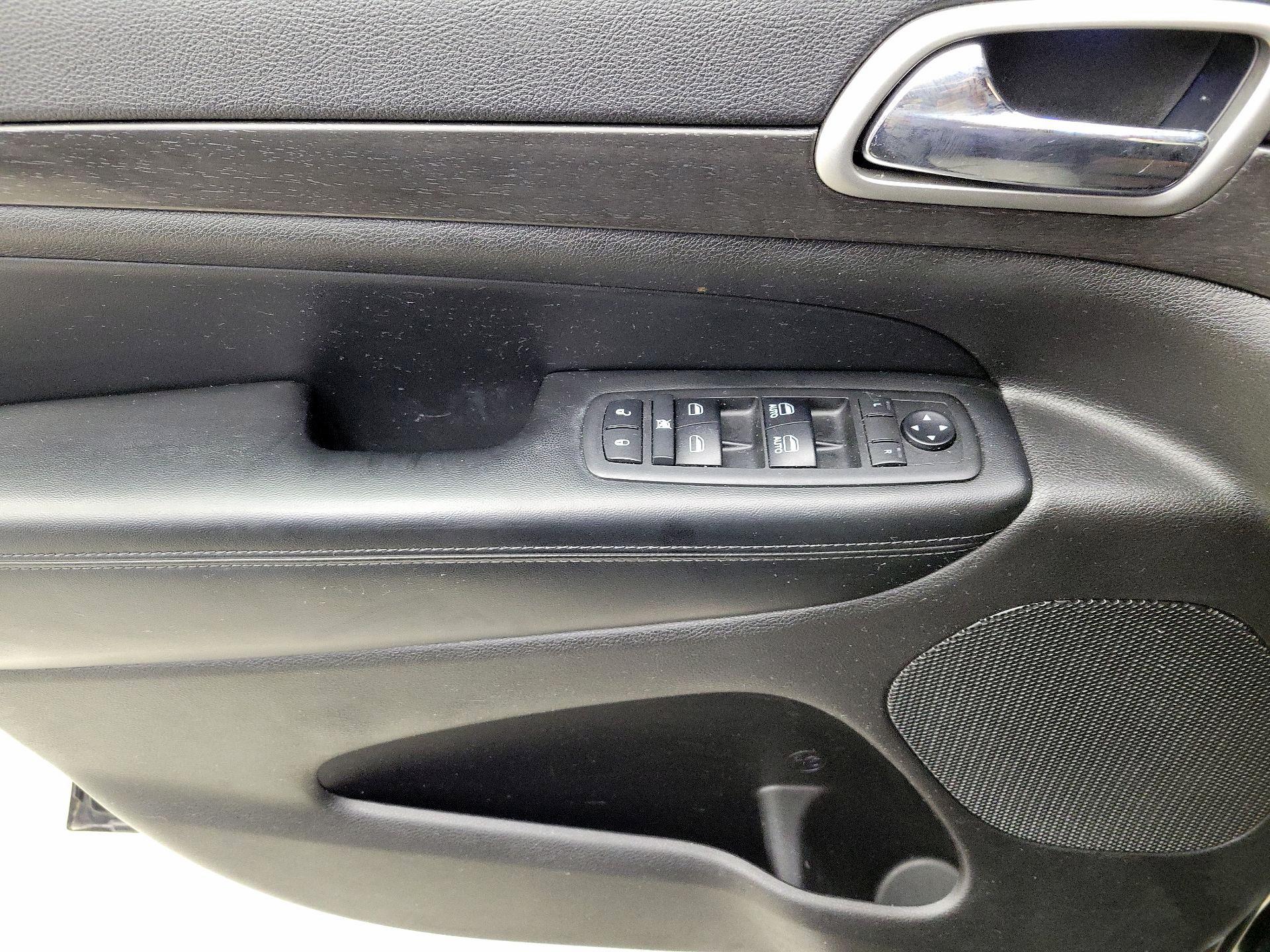 Thumbnail: 2018 Jeep Grand Cherokee - 12