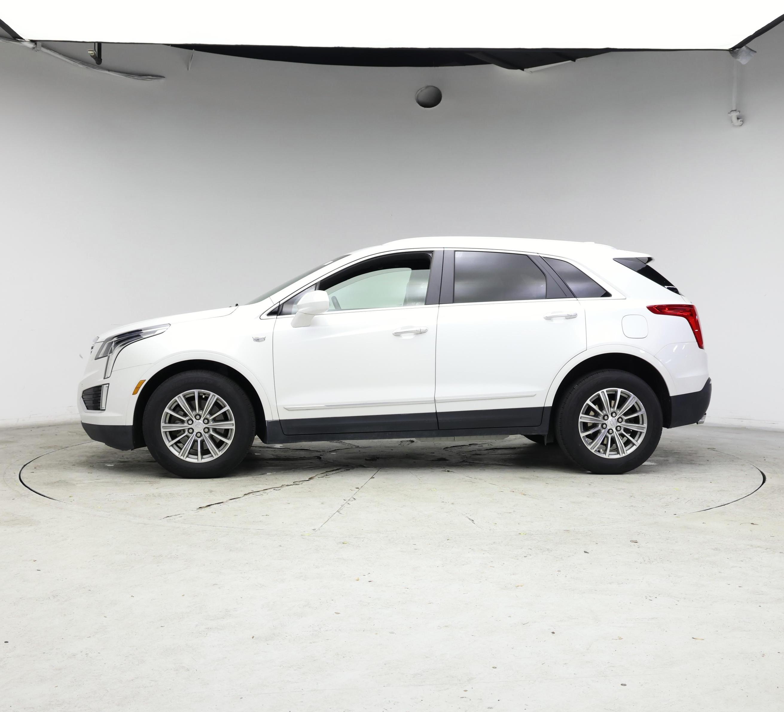 Thumbnail: 2018 Cadillac XT5 - 3