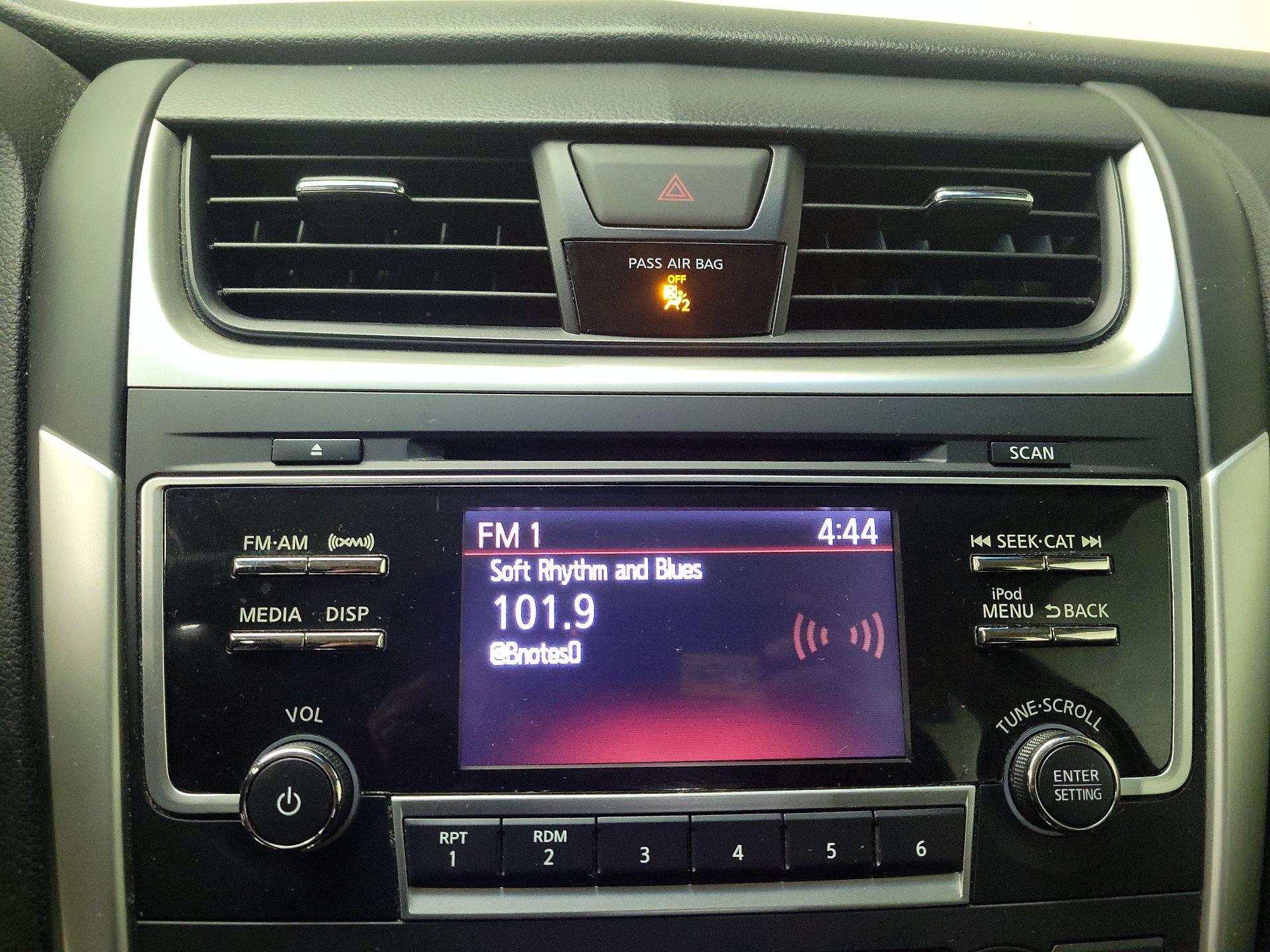 Thumbnail: 2017 Nissan Altima - 15