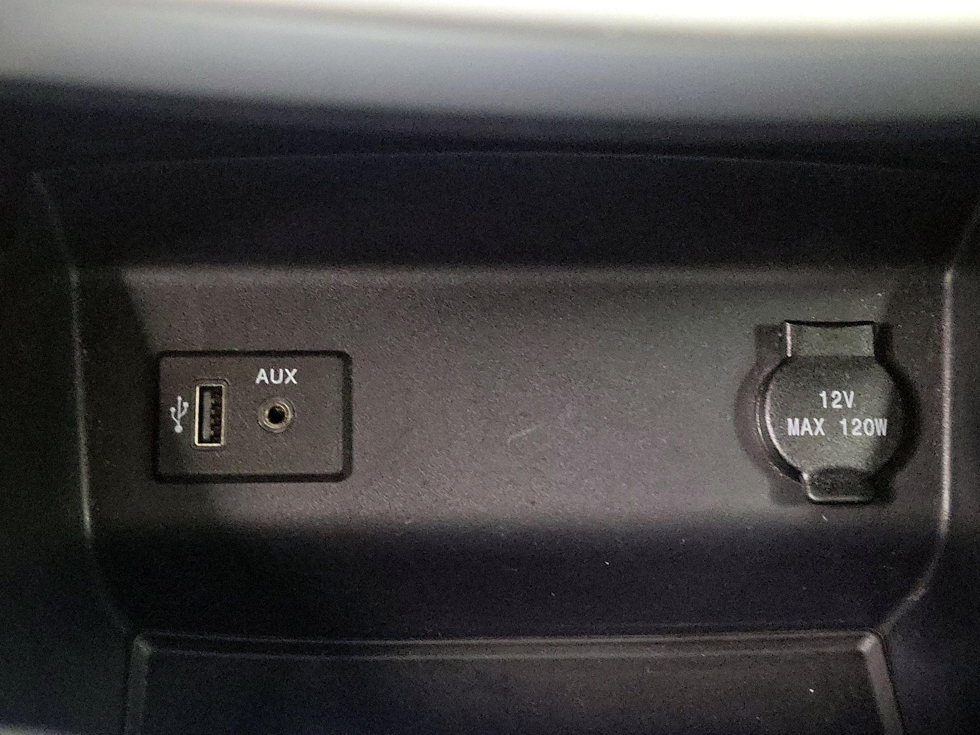 Thumbnail: 2017 Nissan Altima - 18