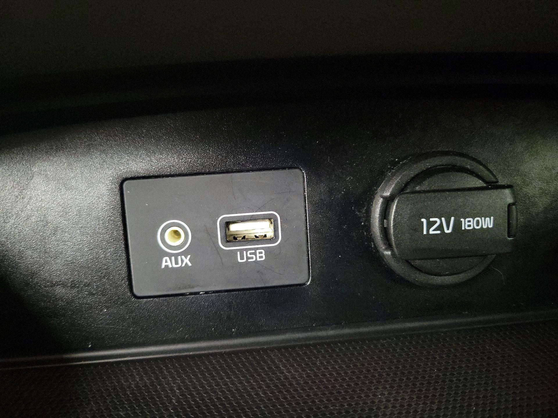 Thumbnail: 2020 Kia Sedona - 18