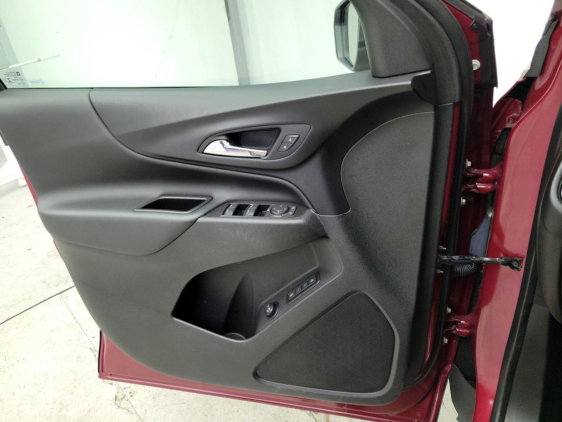 Thumbnail: 2021 Chevrolet Equinox - 12