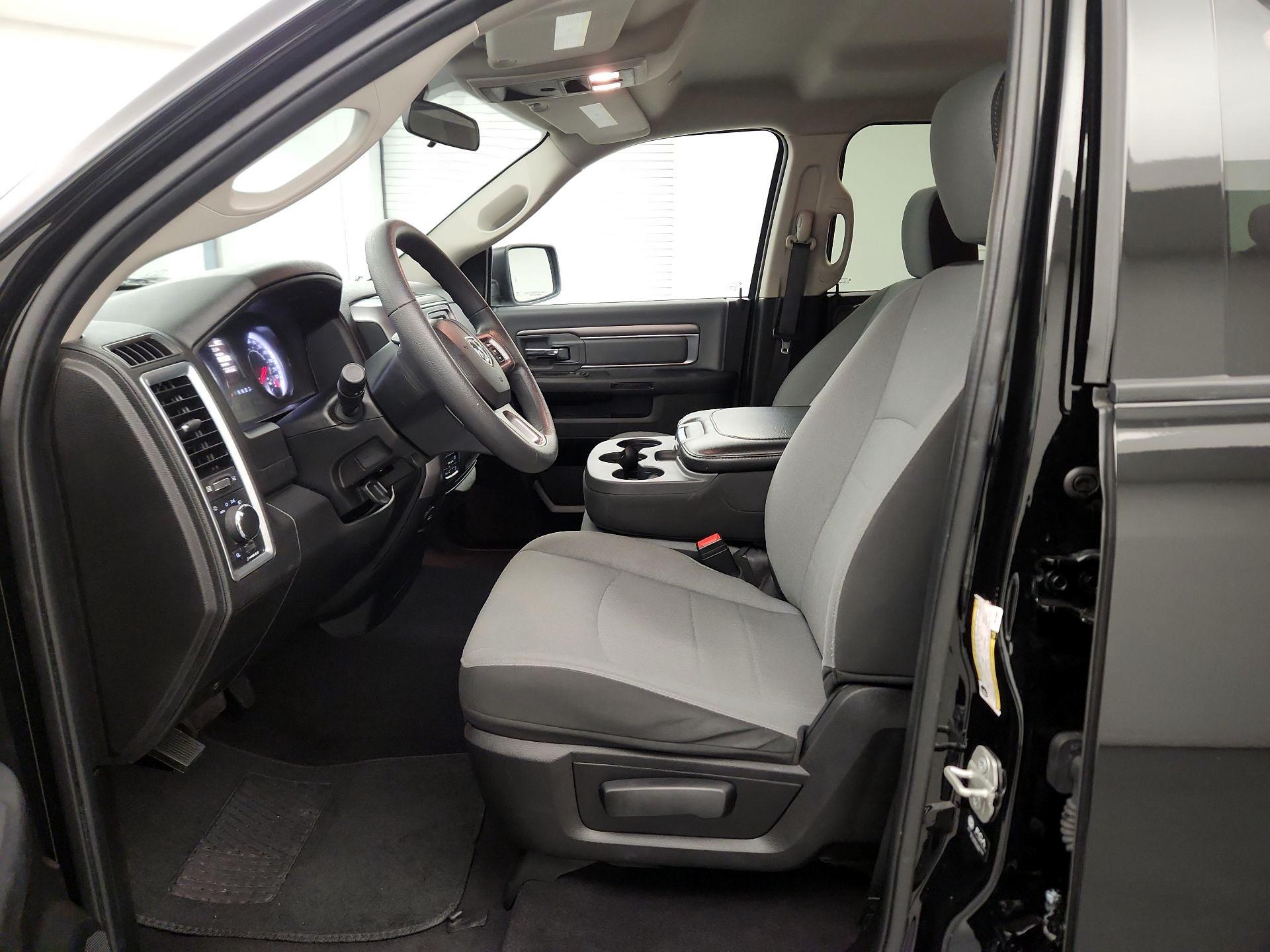 Thumbnail: 2024 RAM 1500 Classic - 9