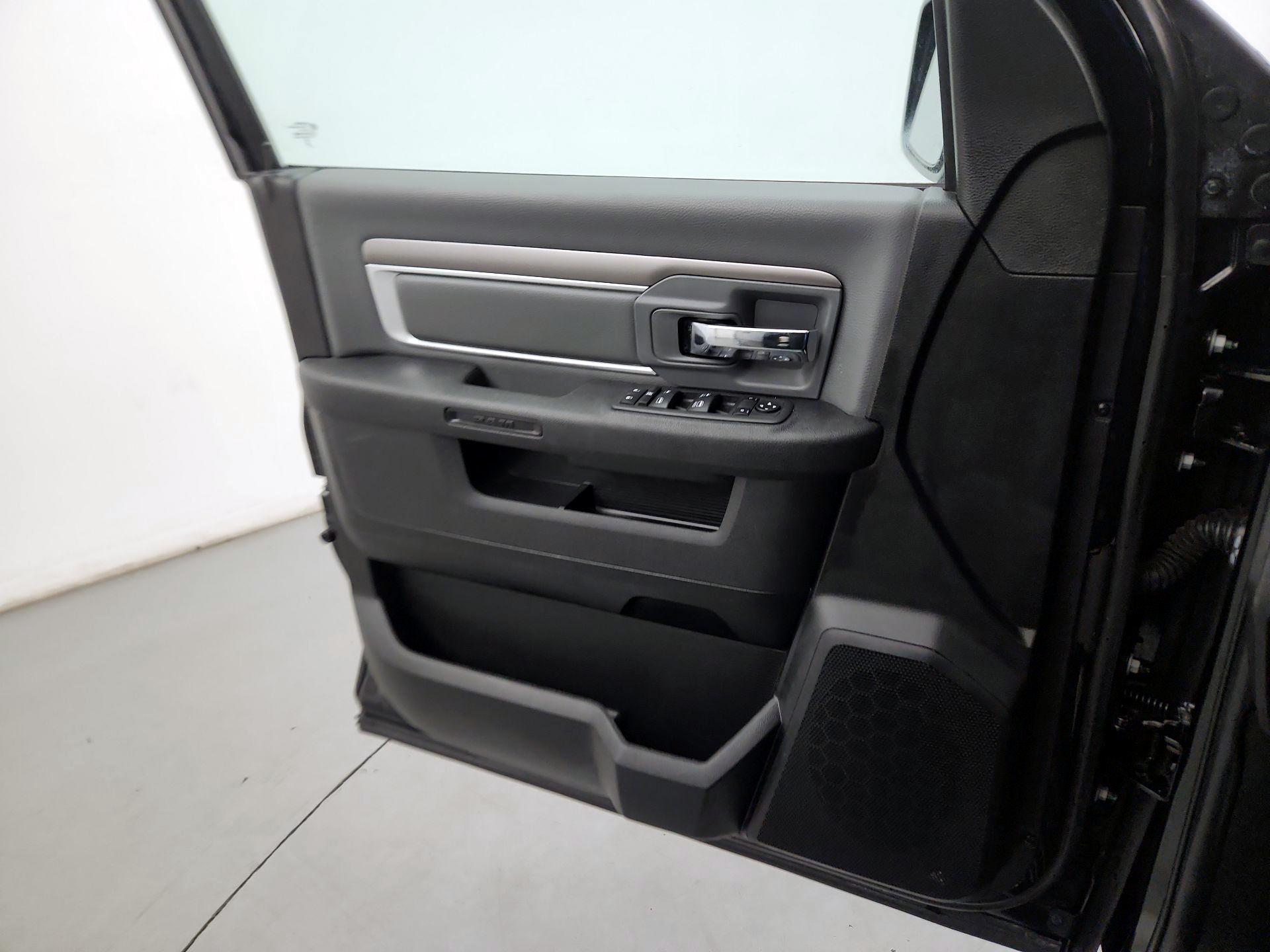 Thumbnail: 2024 RAM 1500 Classic - 10