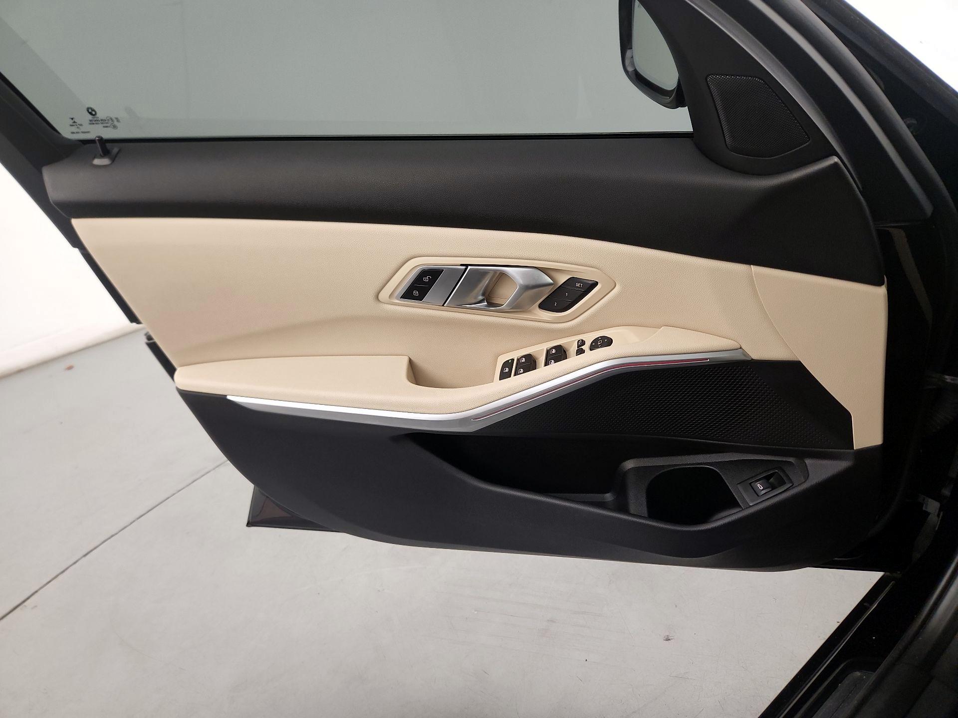 Thumbnail: 2021 BMW 3 Series - 10