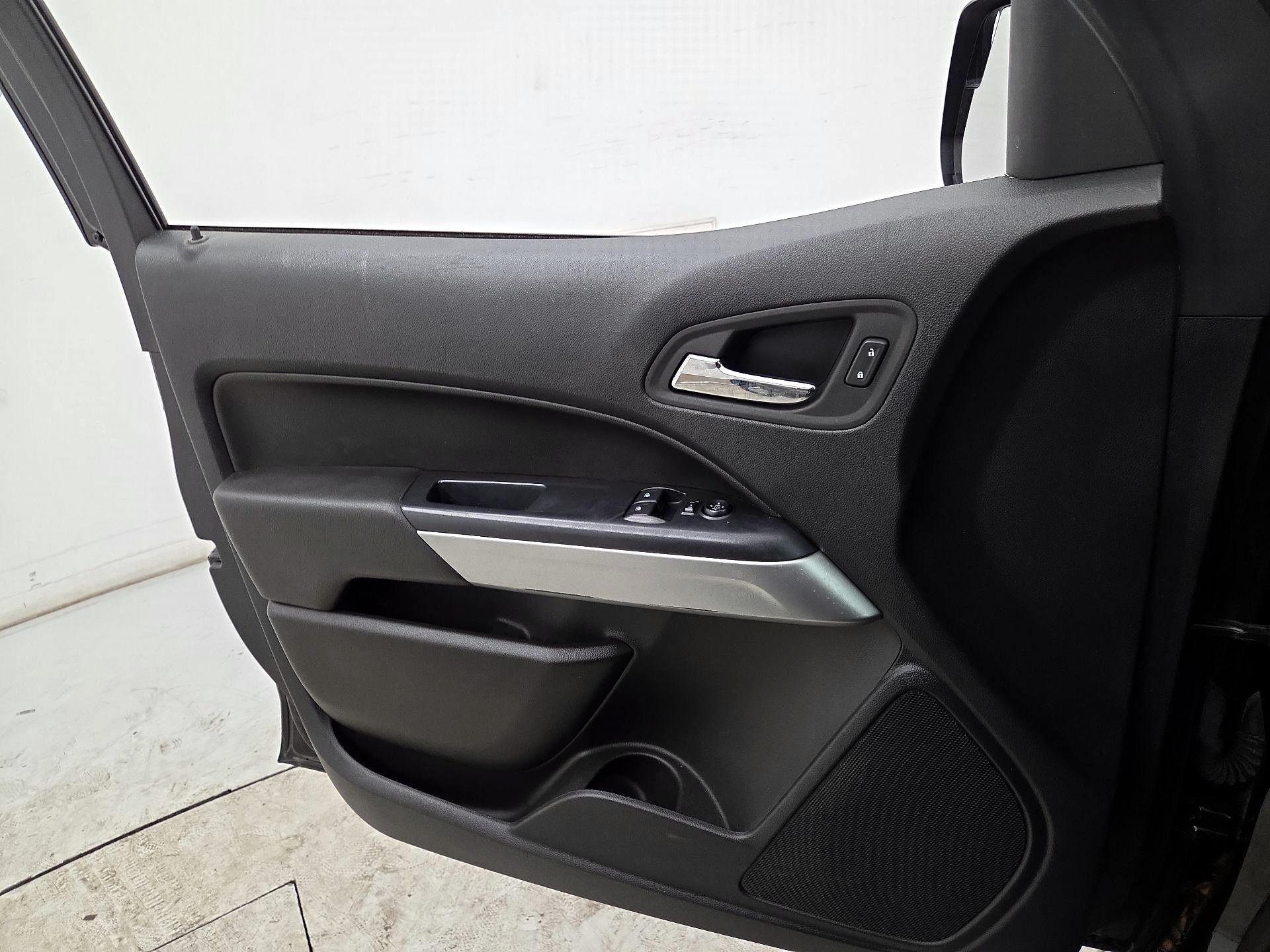 Thumbnail: 2022 Chevrolet Colorado - 12