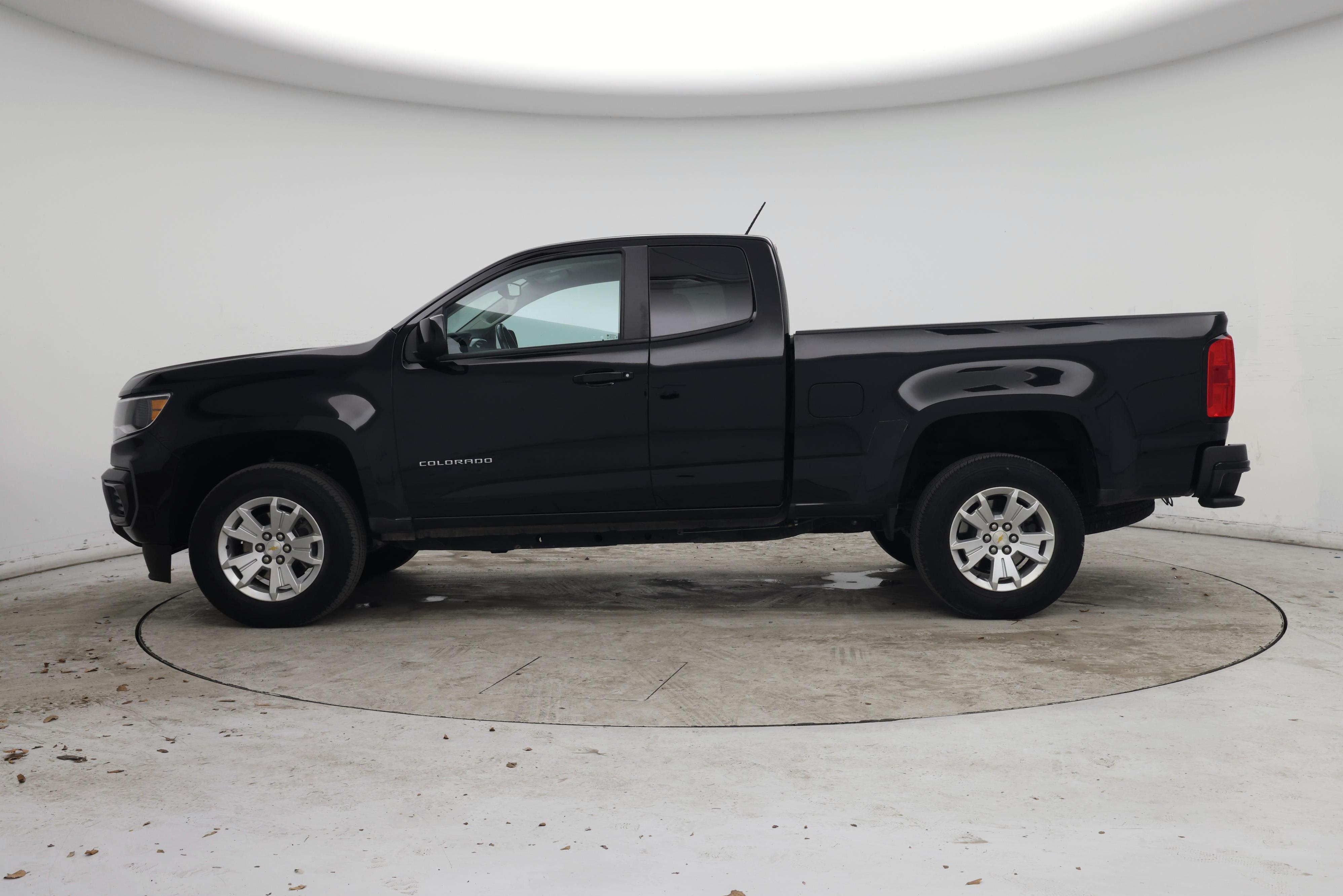 Thumbnail: 2022 Chevrolet Colorado - 3