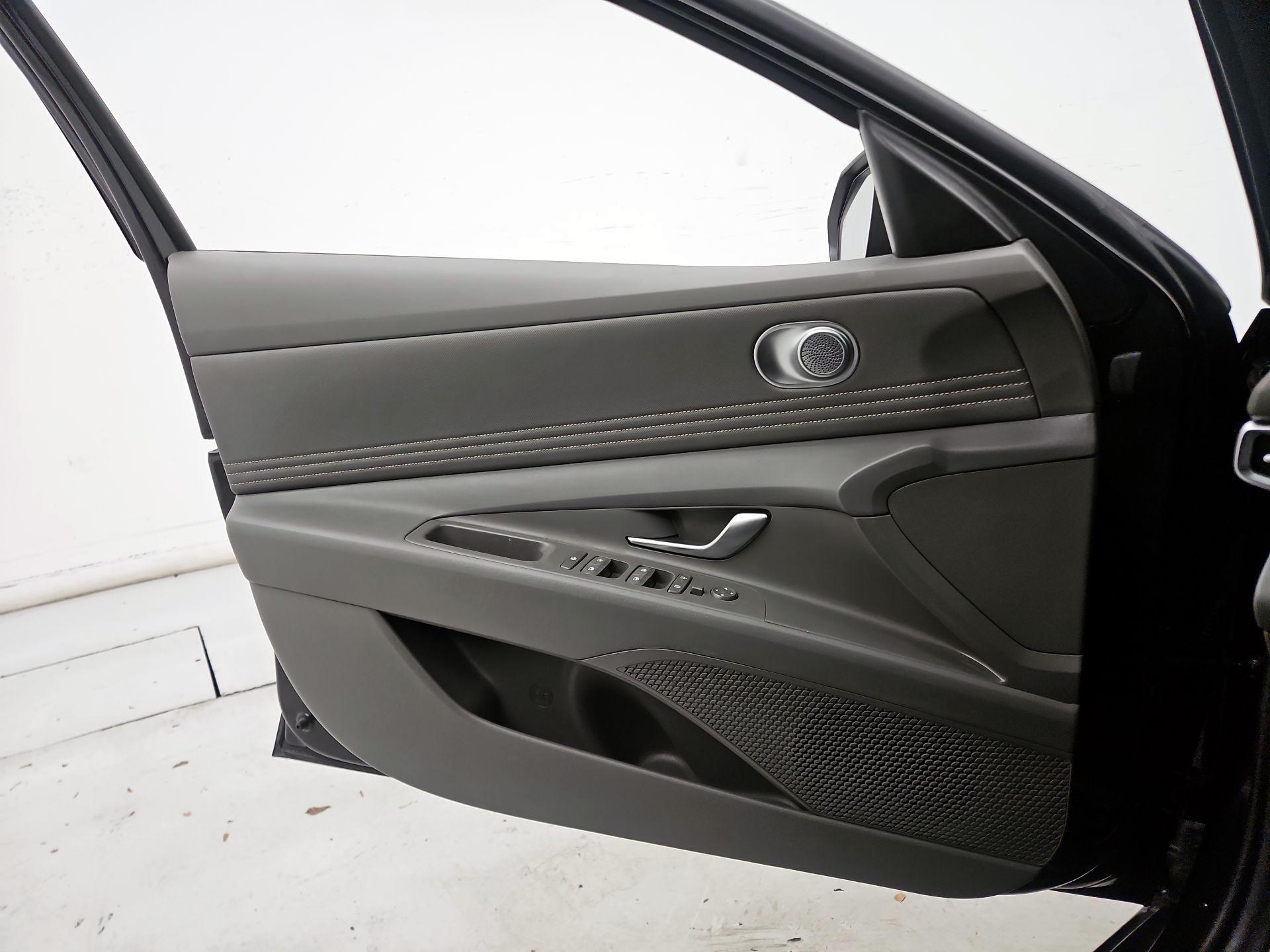 Thumbnail: 2025 Hyundai Elantra - 12