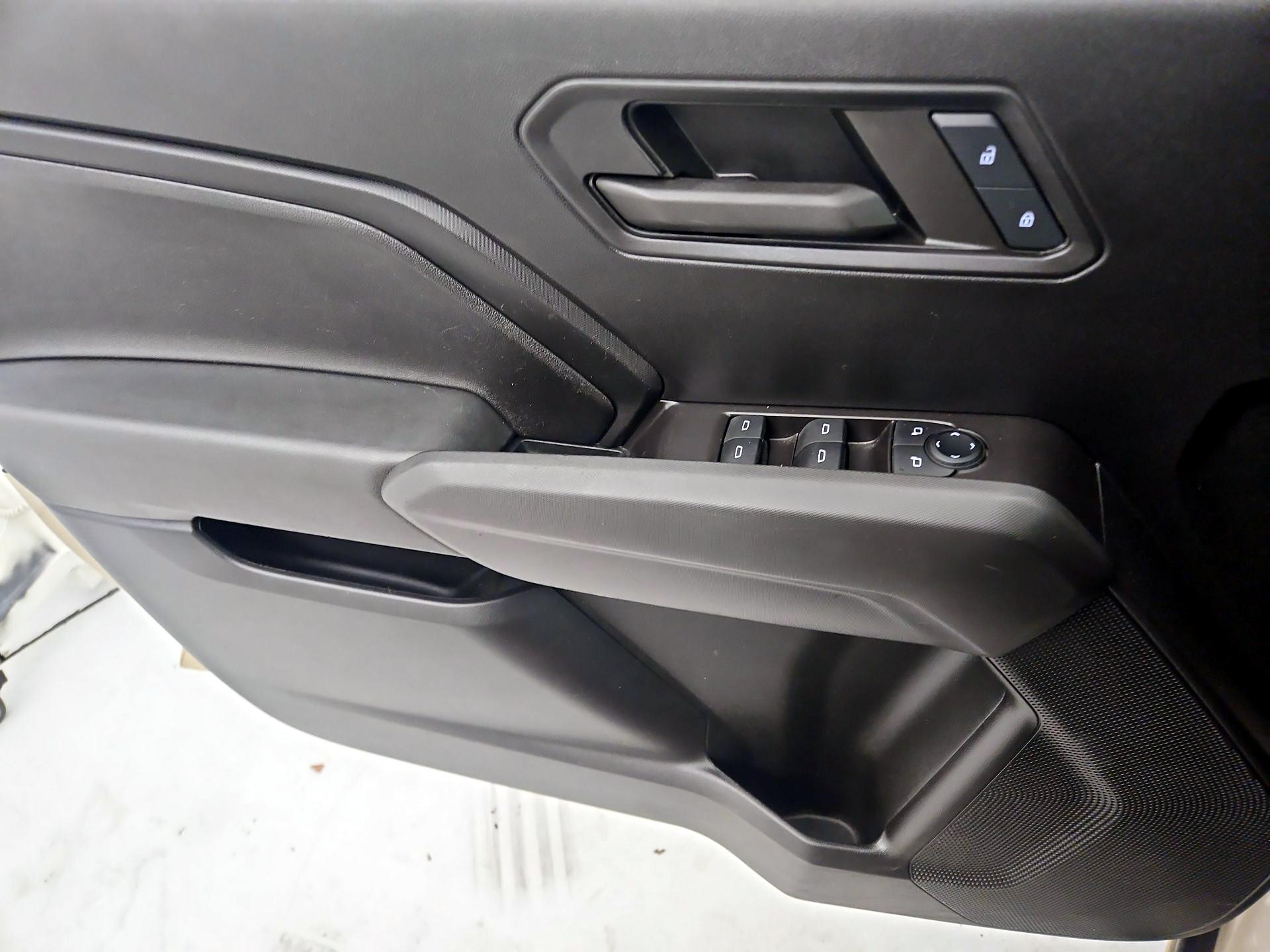 Thumbnail: 2024 Chevrolet Colorado - 12