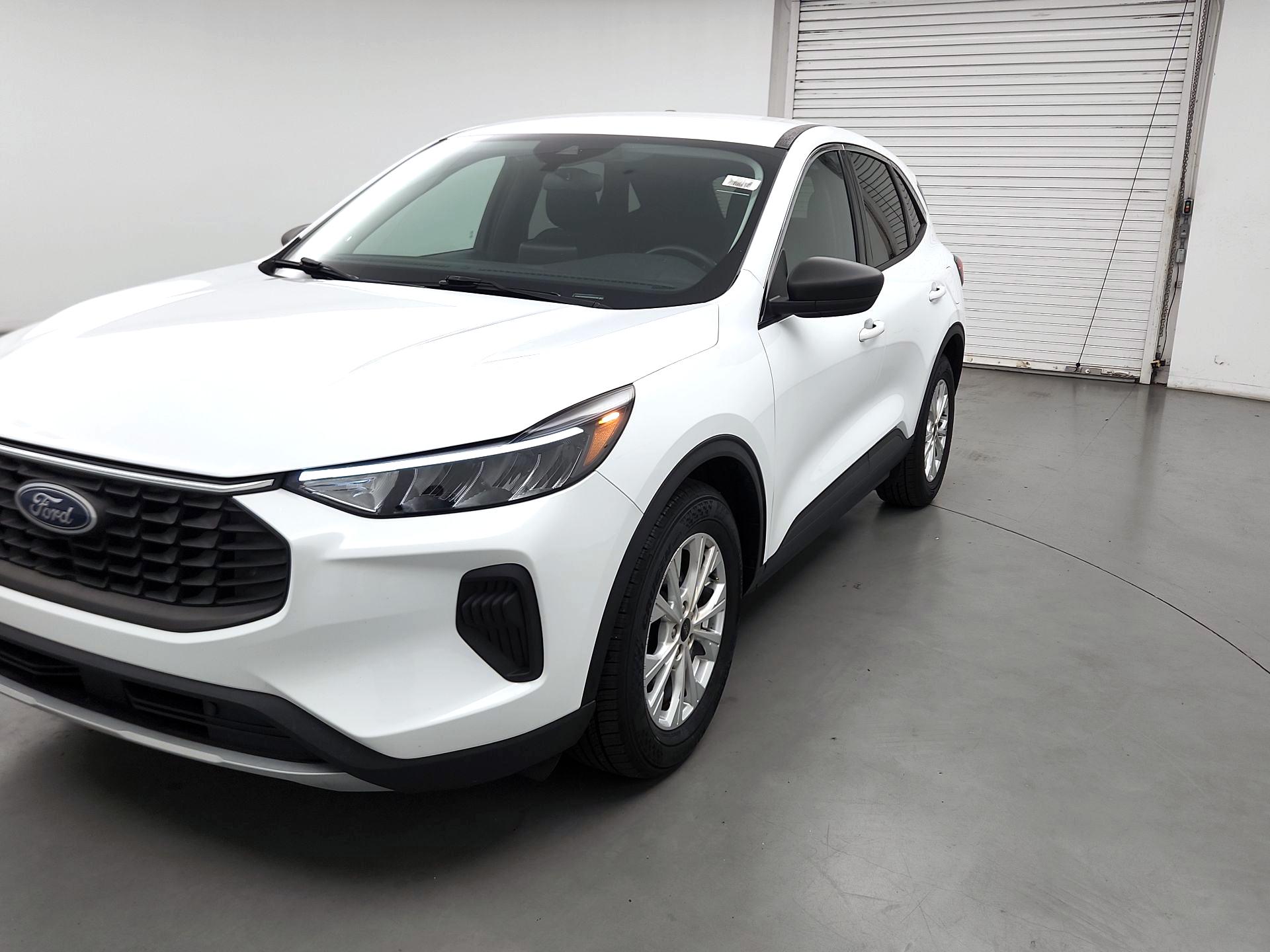 Thumbnail: 2023 Ford Escape - 3