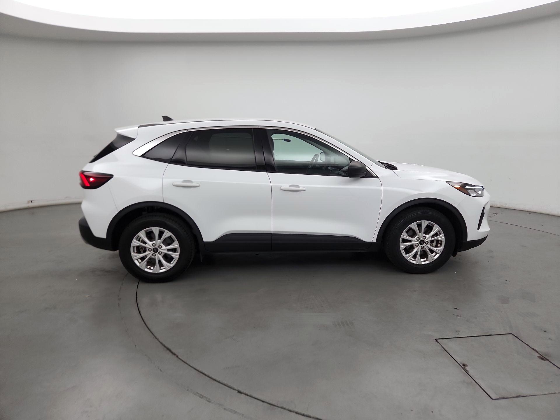 Thumbnail: 2023 Ford Escape - 4