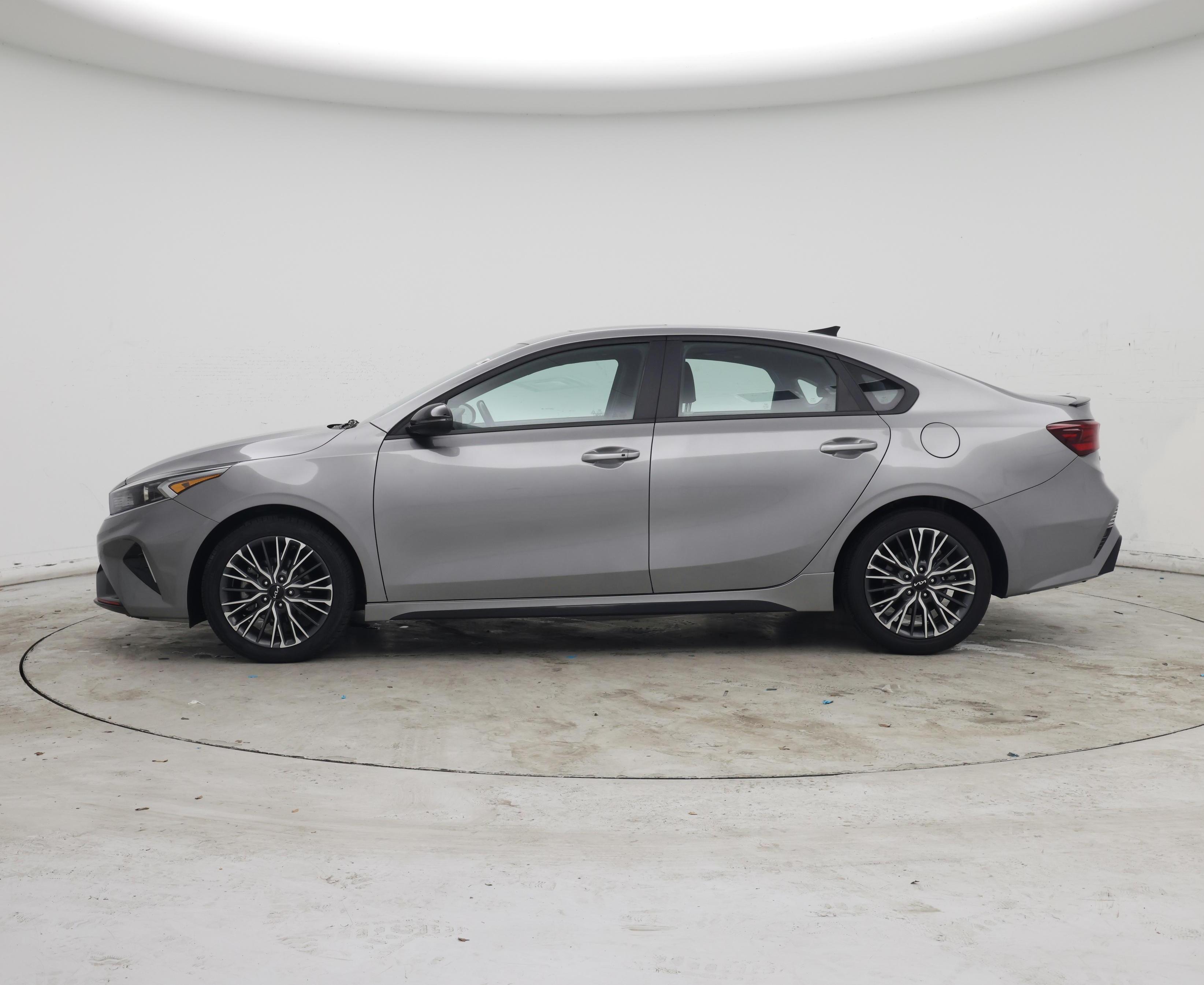 Thumbnail: 2024 Kia Forte - 3