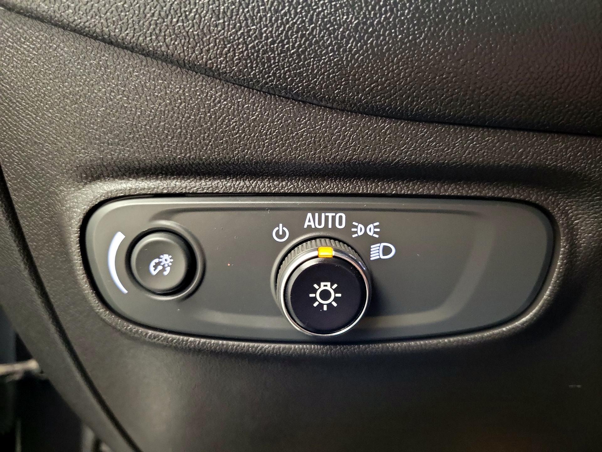 Thumbnail: 2023 Chevrolet Equinox - 11