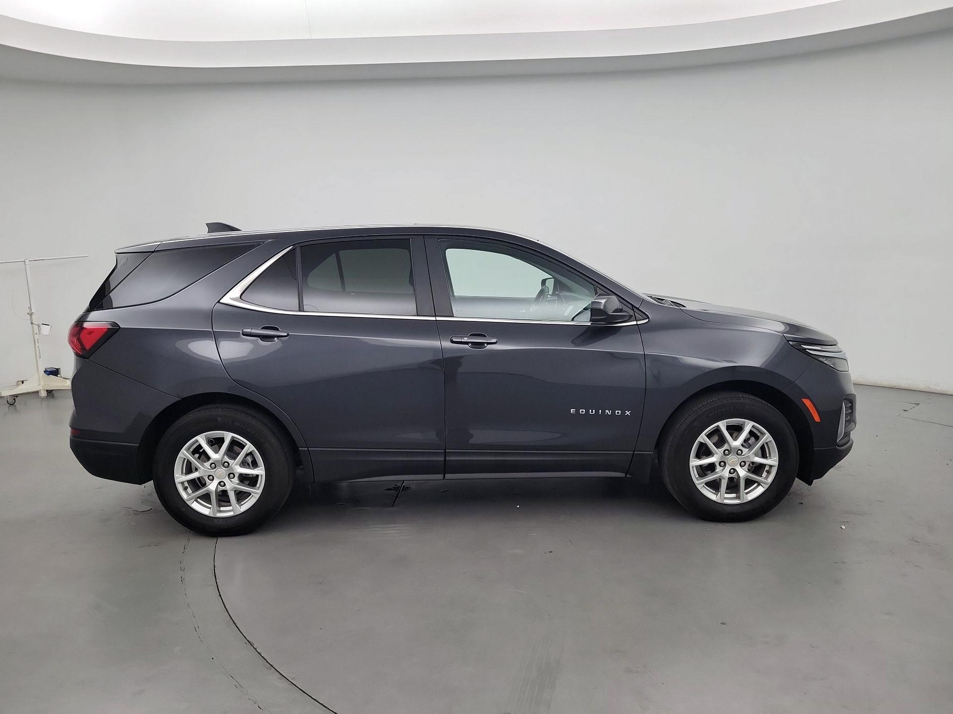 Thumbnail: 2023 Chevrolet Equinox - 4