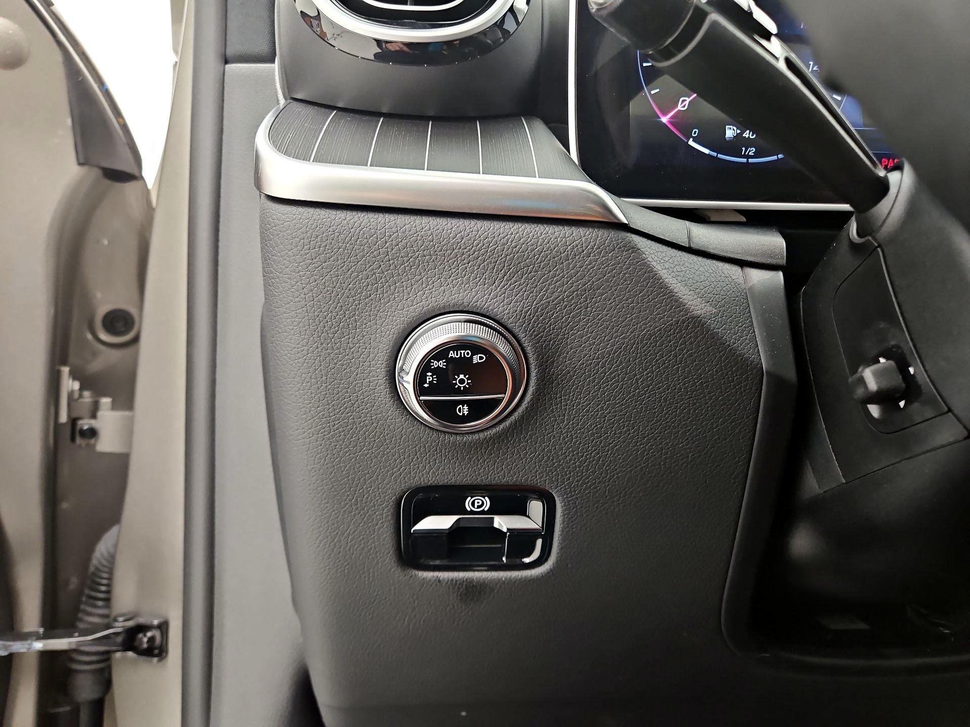 Thumbnail: 2023 Mercedes-Benz GLC - 13