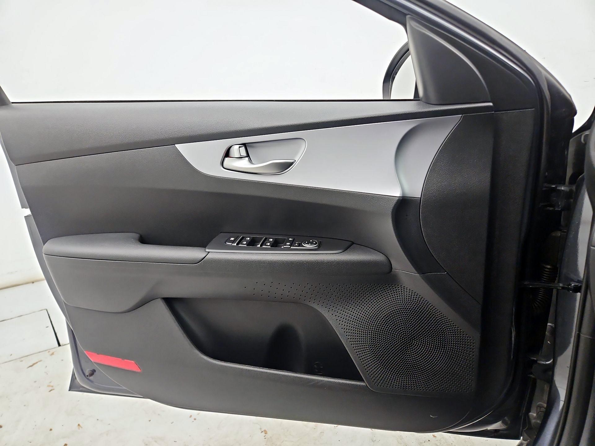 Thumbnail: 2024 Kia Forte - 12