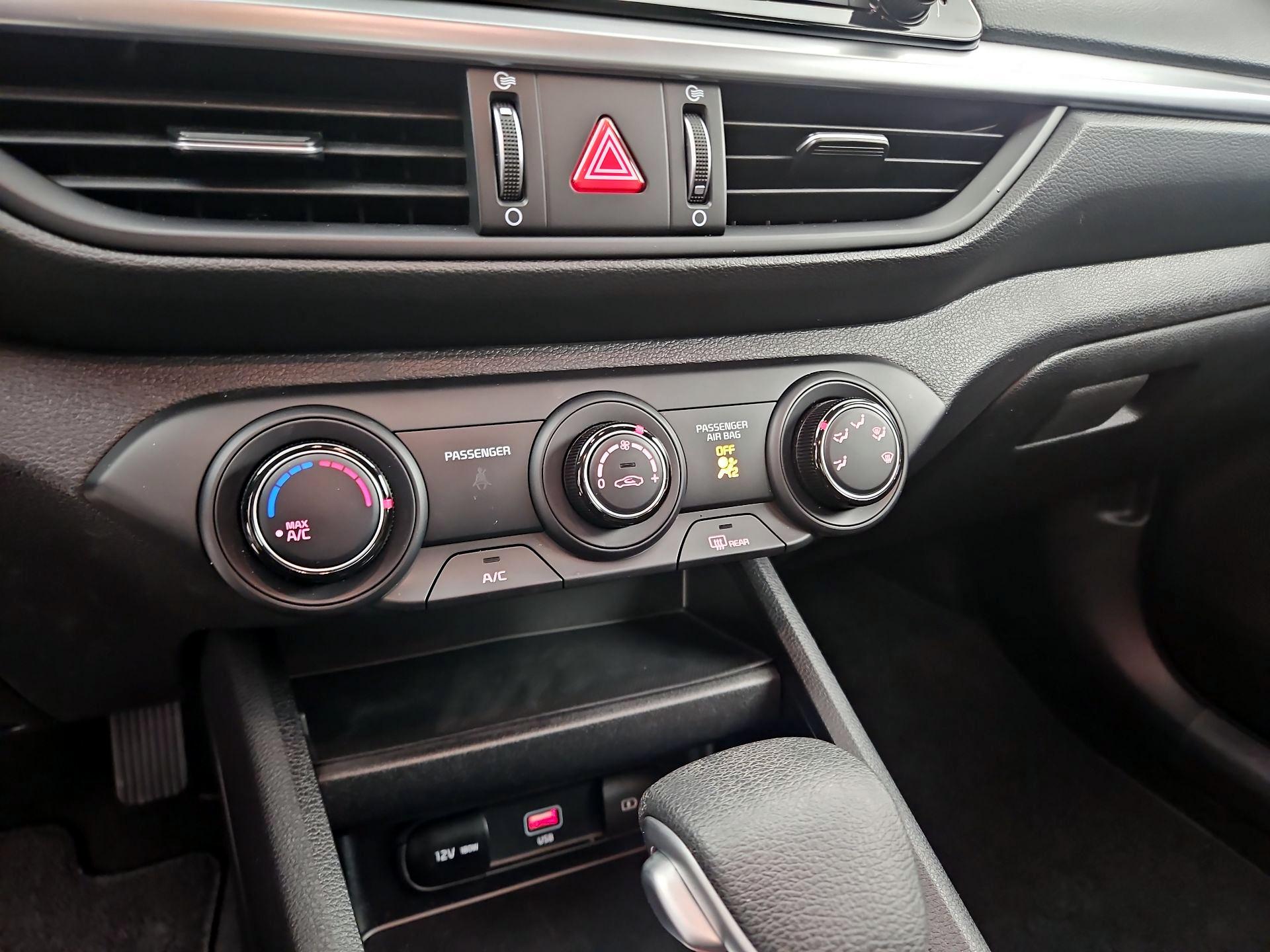 Thumbnail: 2024 Kia Forte - 16