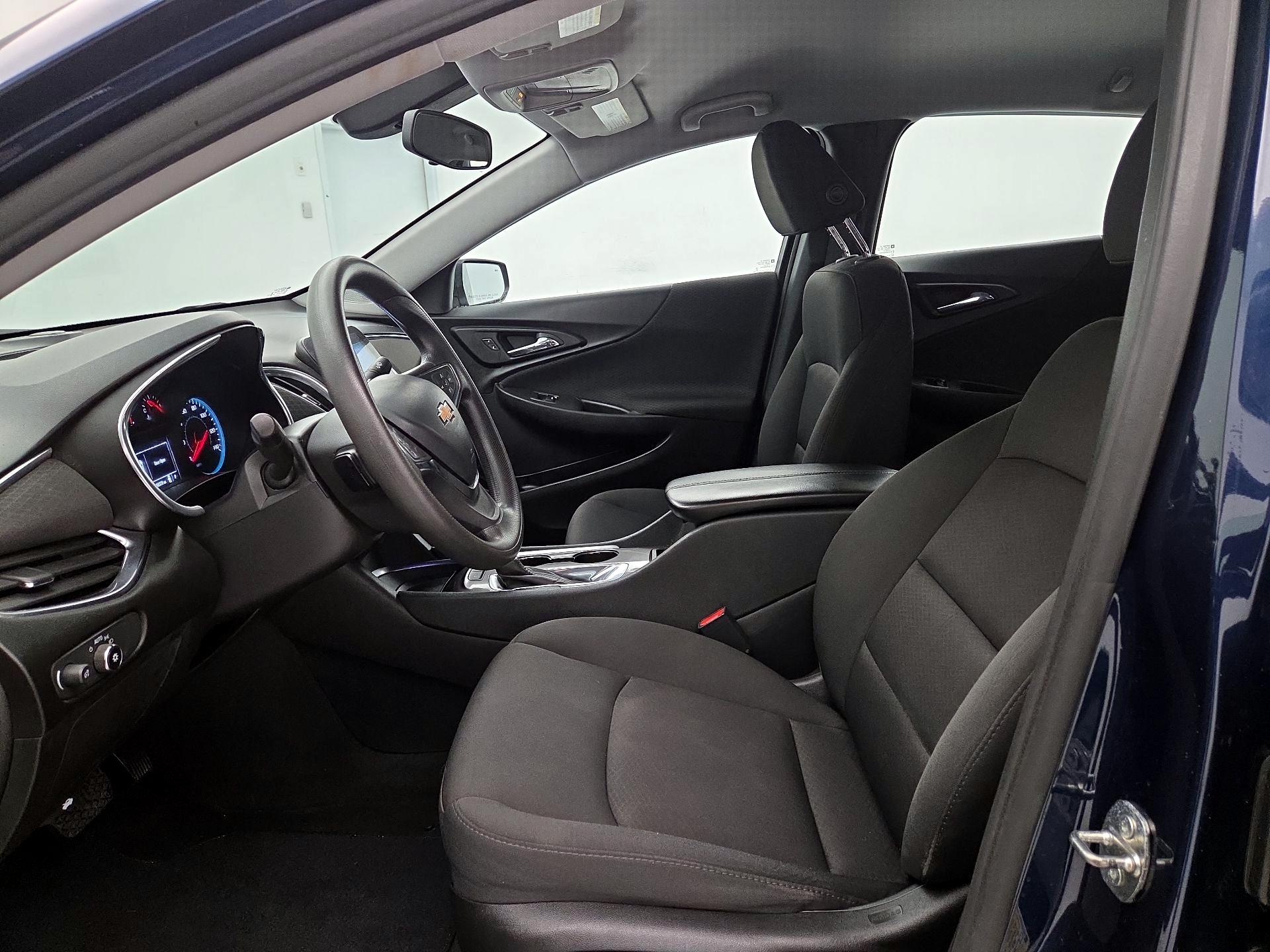 Thumbnail: 2020 Chevrolet Malibu - 11