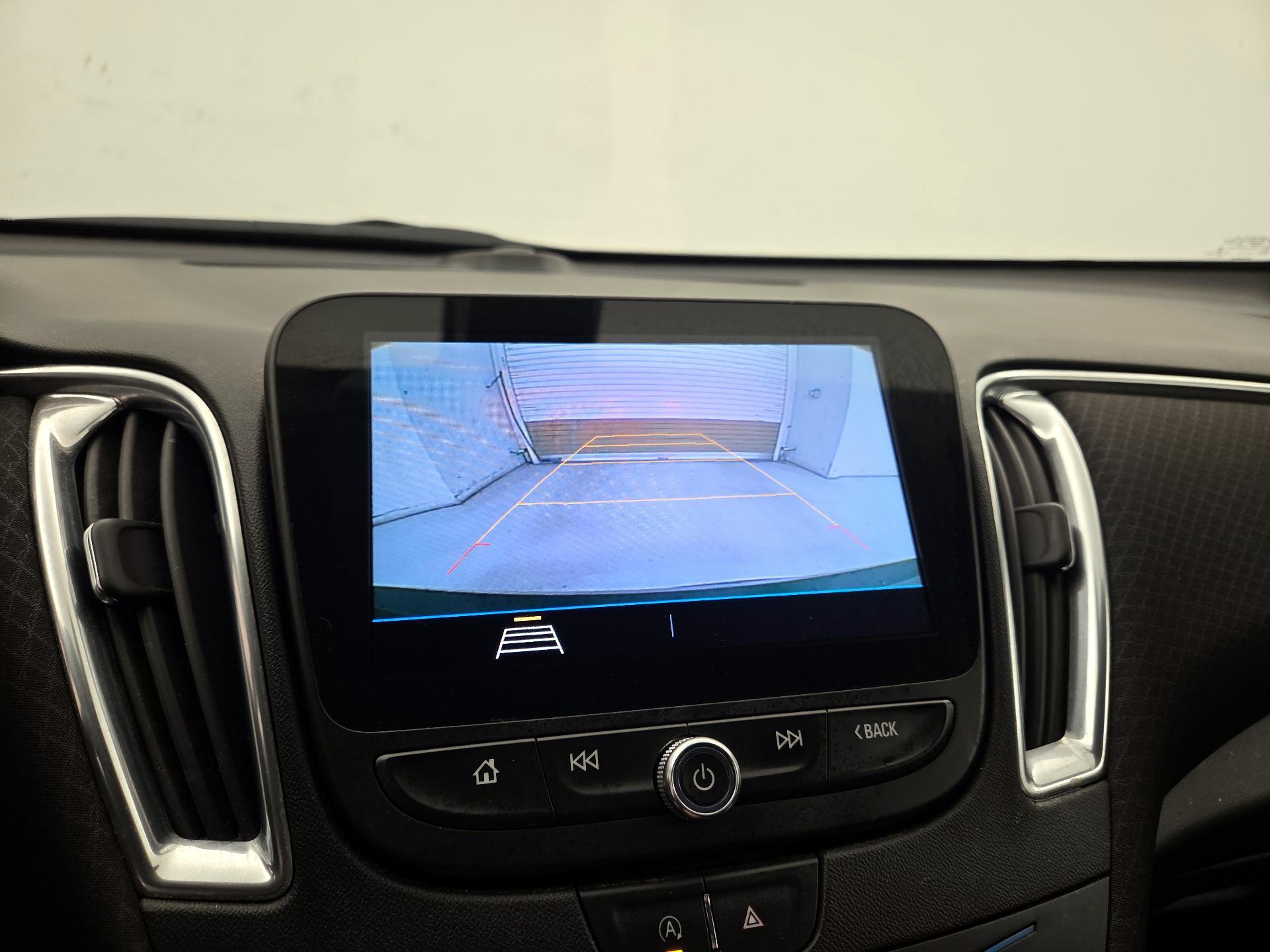 Thumbnail: 2020 Chevrolet Malibu - 14