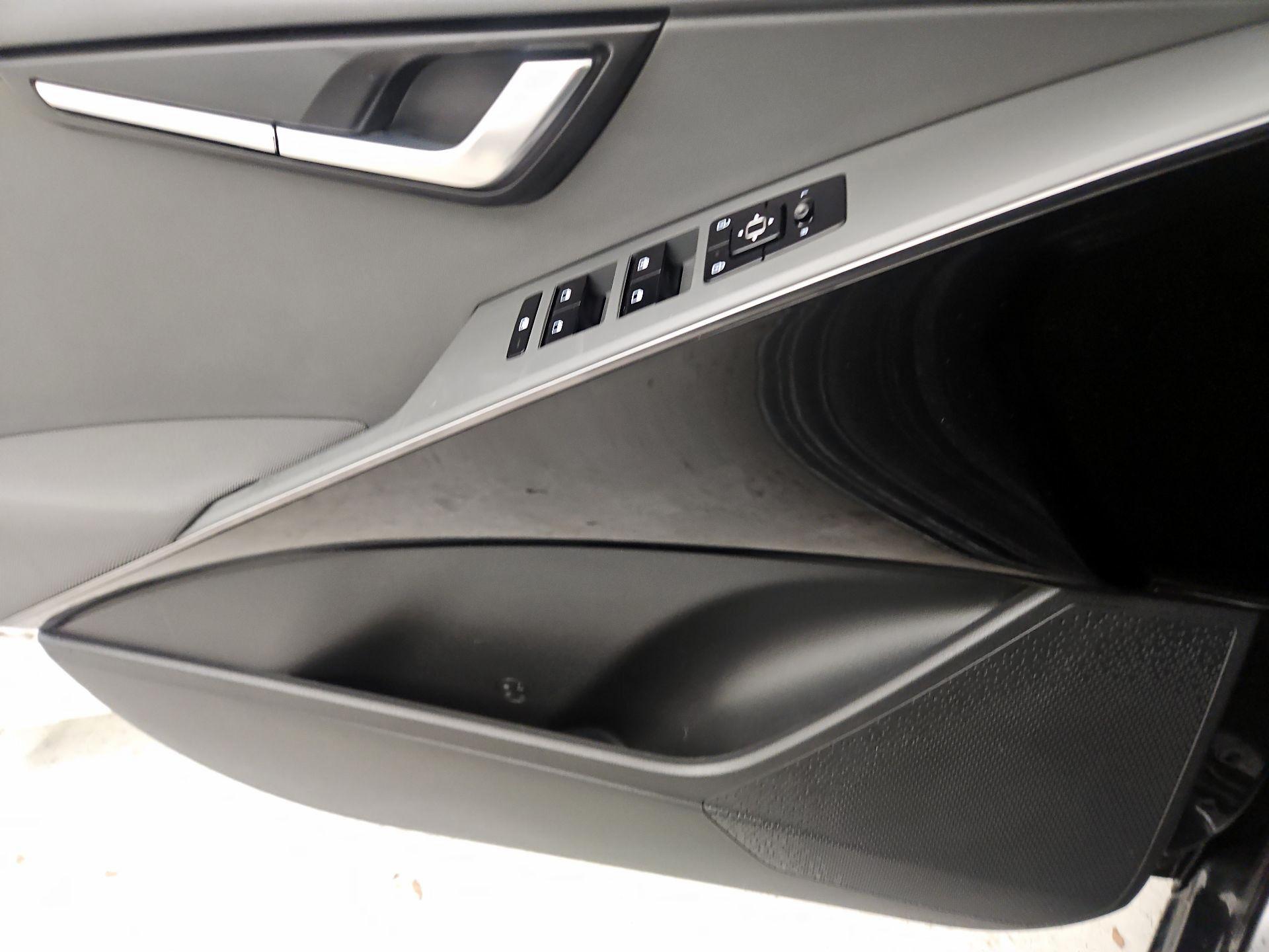 Thumbnail: 2024 Kia Niro - 12