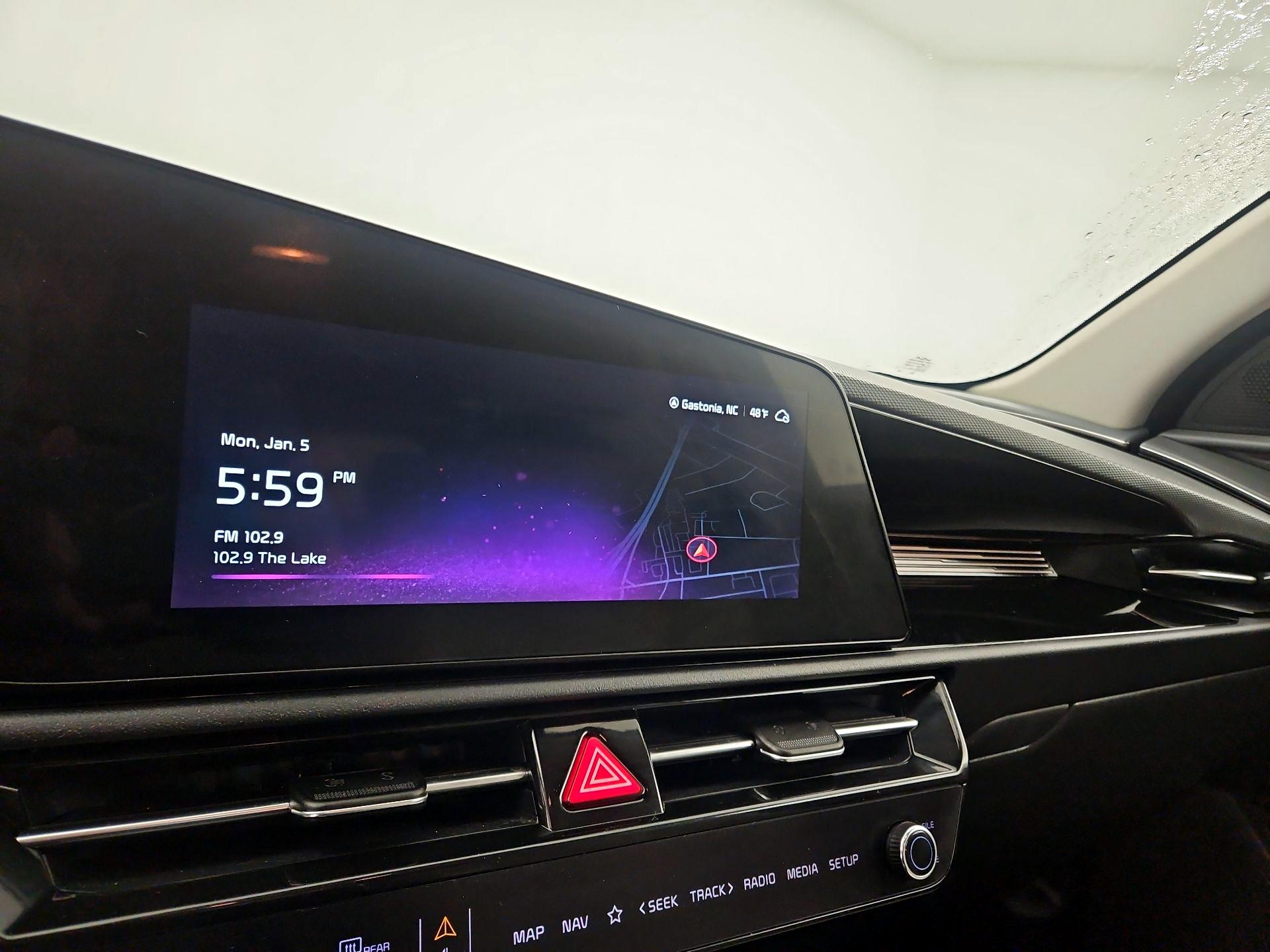 Thumbnail: 2024 Kia Niro - 15