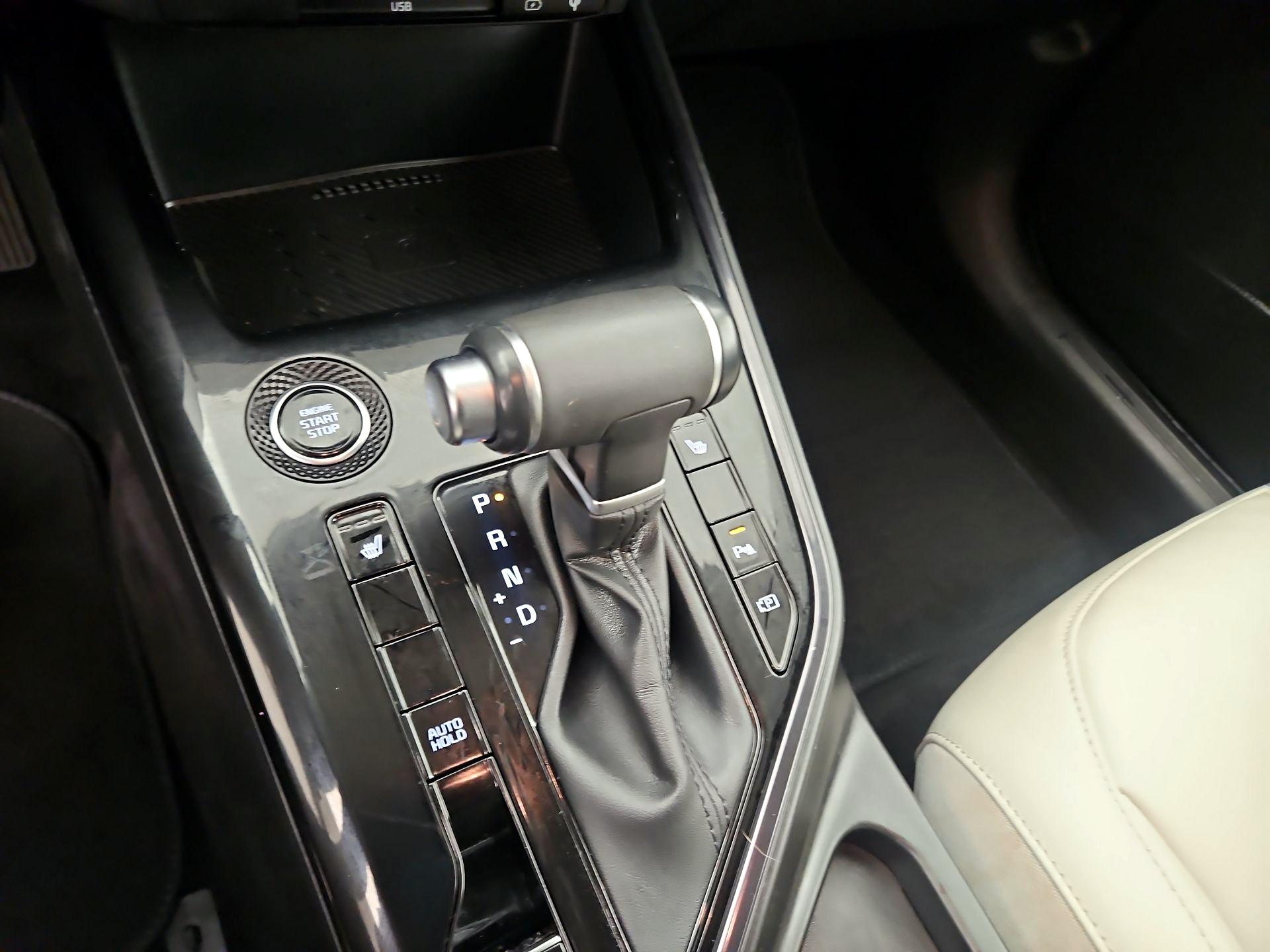 Thumbnail: 2024 Kia Niro - 17