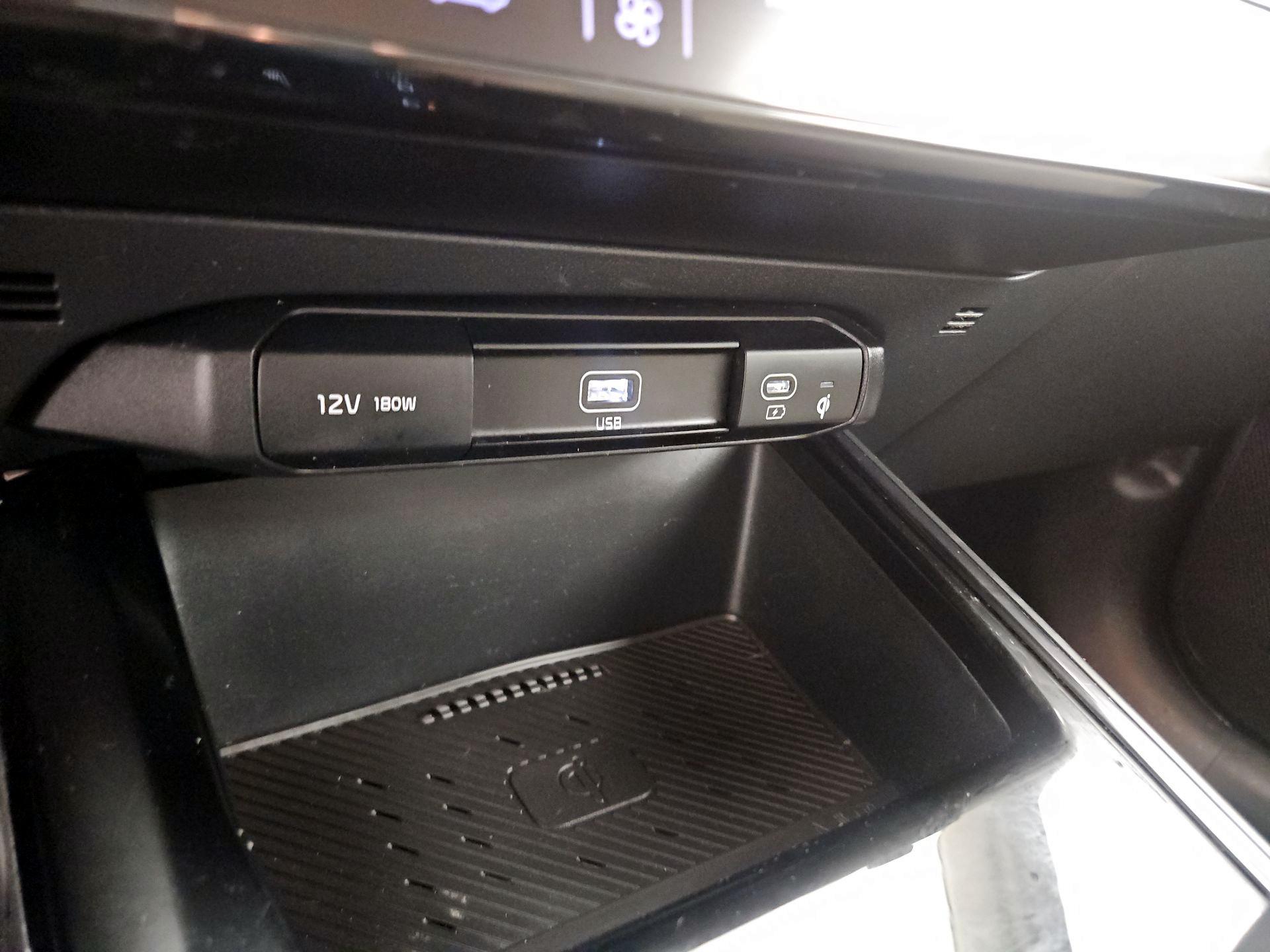 Thumbnail: 2024 Kia Niro - 18