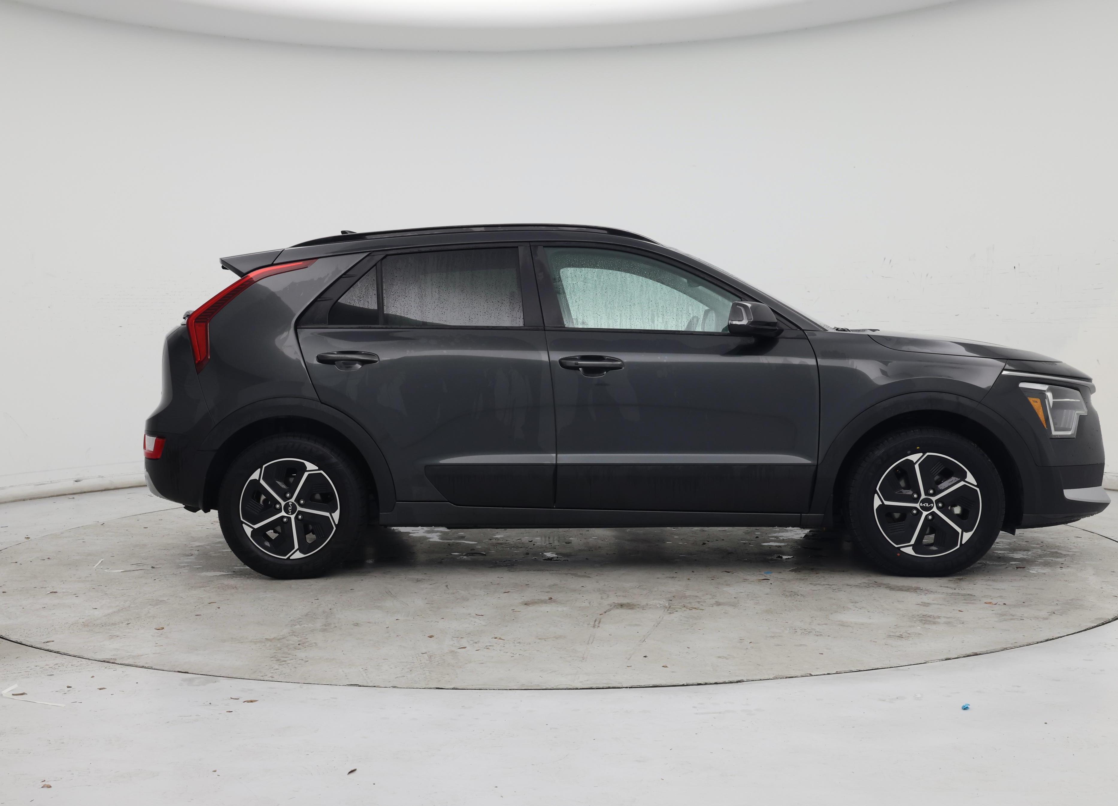 Thumbnail: 2024 Kia Niro - 7