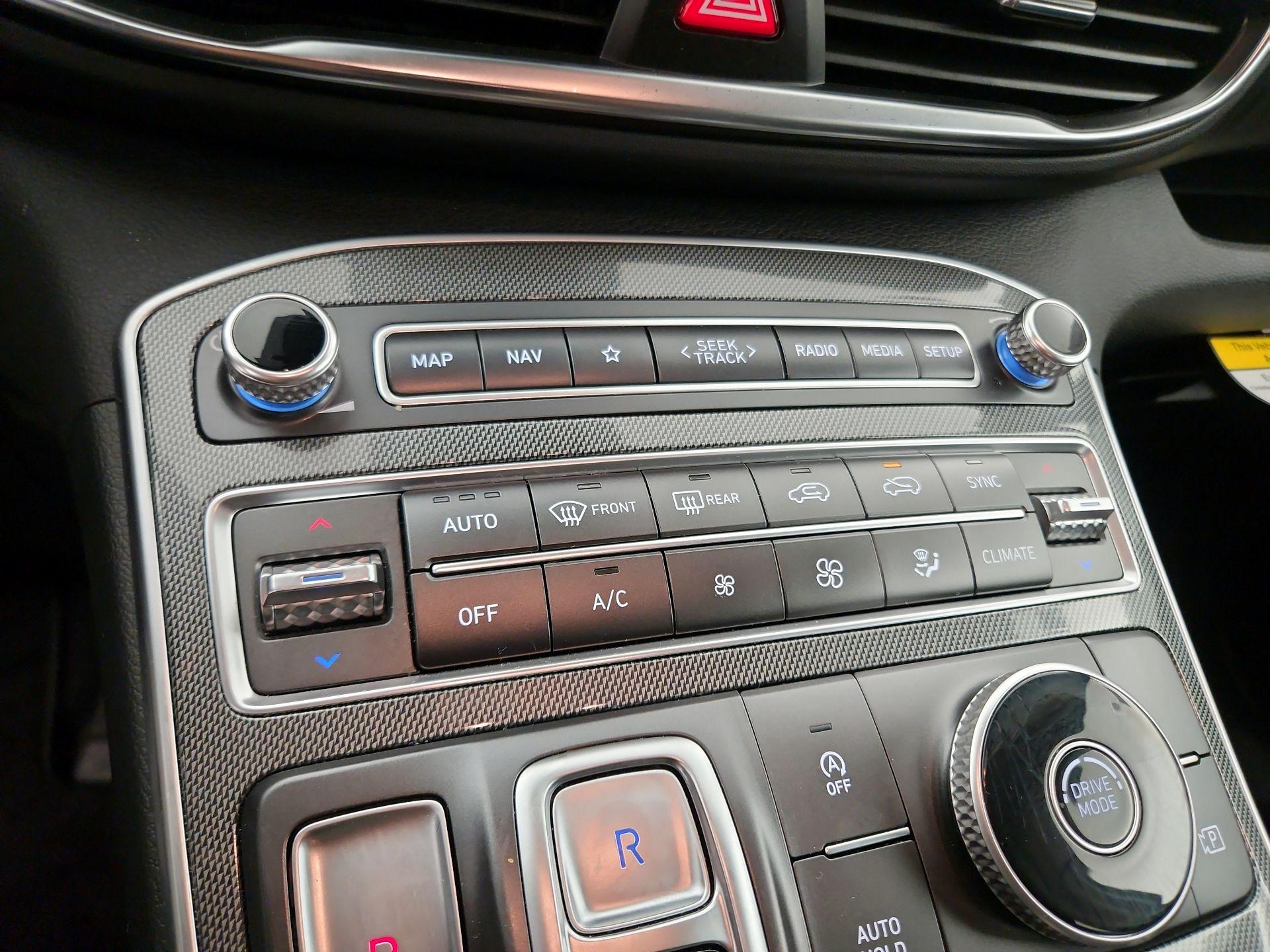 Thumbnail: 2023 Hyundai Santa Fe - 17