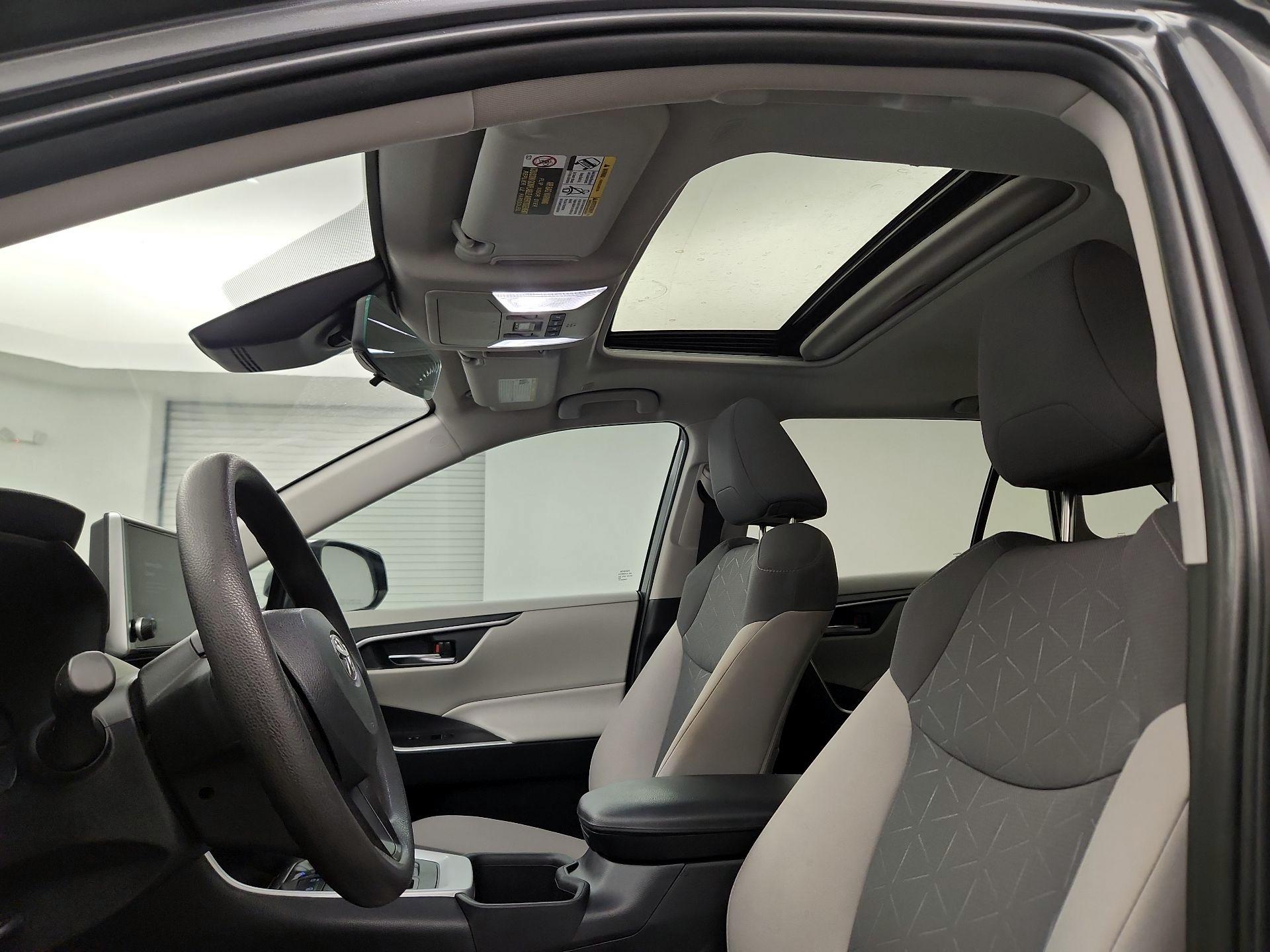 Thumbnail: 2023 Toyota RAV4 - 17