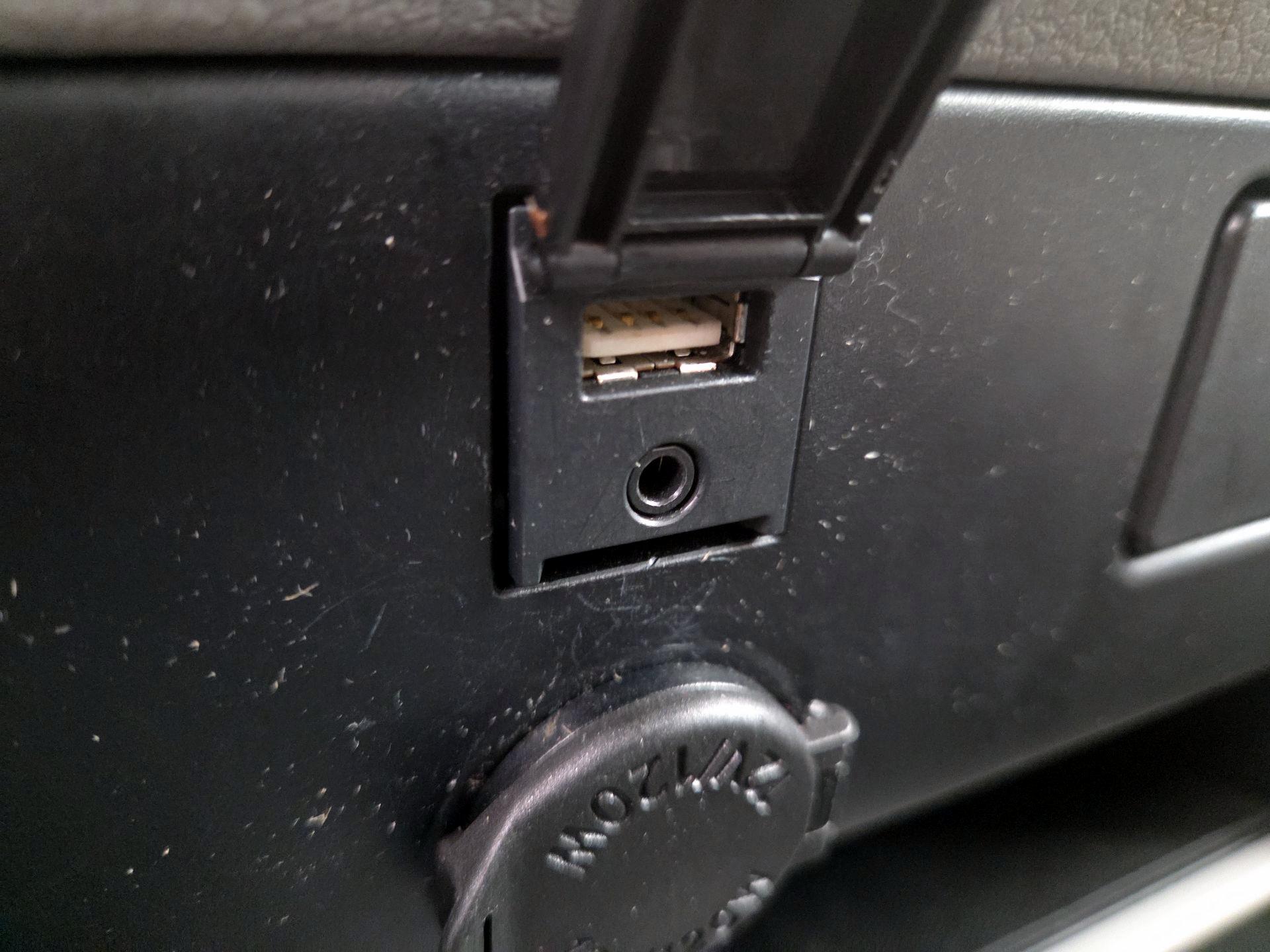 Thumbnail: 2020 Toyota Sienna - 18