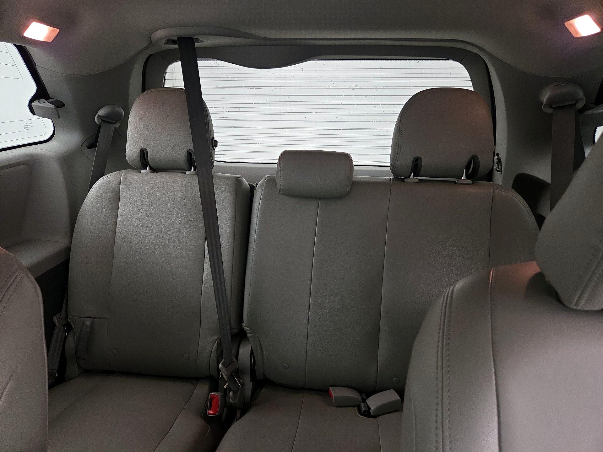 Thumbnail: 2020 Toyota Sienna - 20