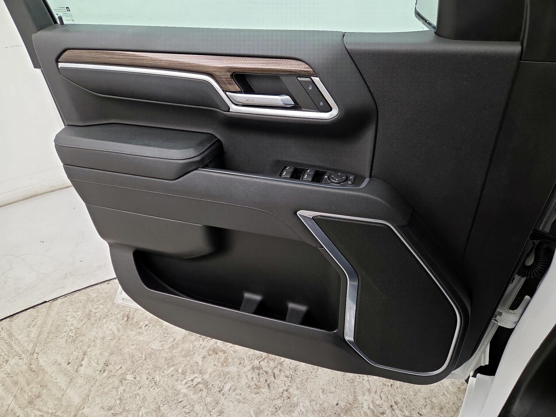 Thumbnail: 2023 Chevrolet Silverado 1500 - 12