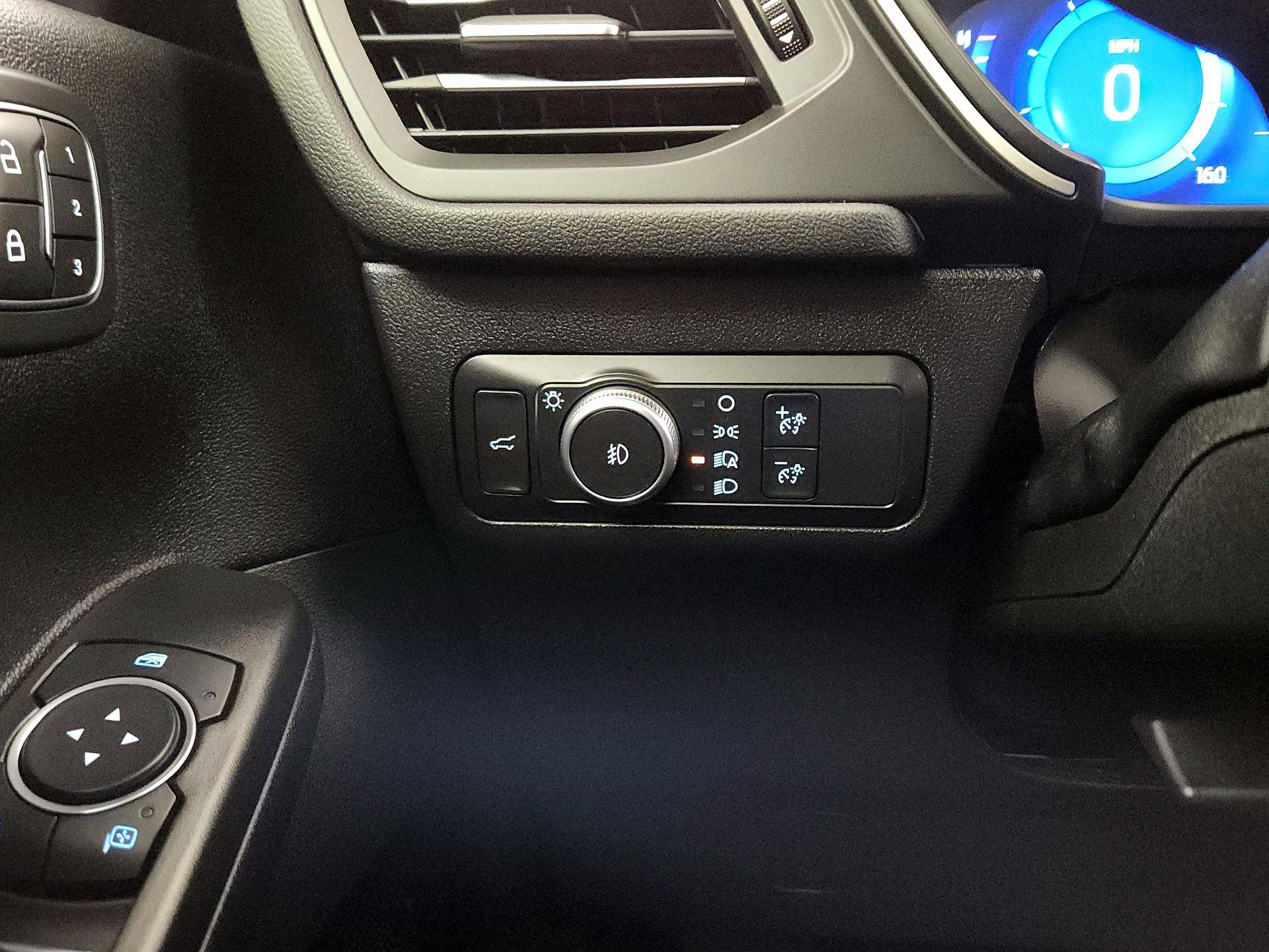 Thumbnail: 2021 Ford Escape - 11