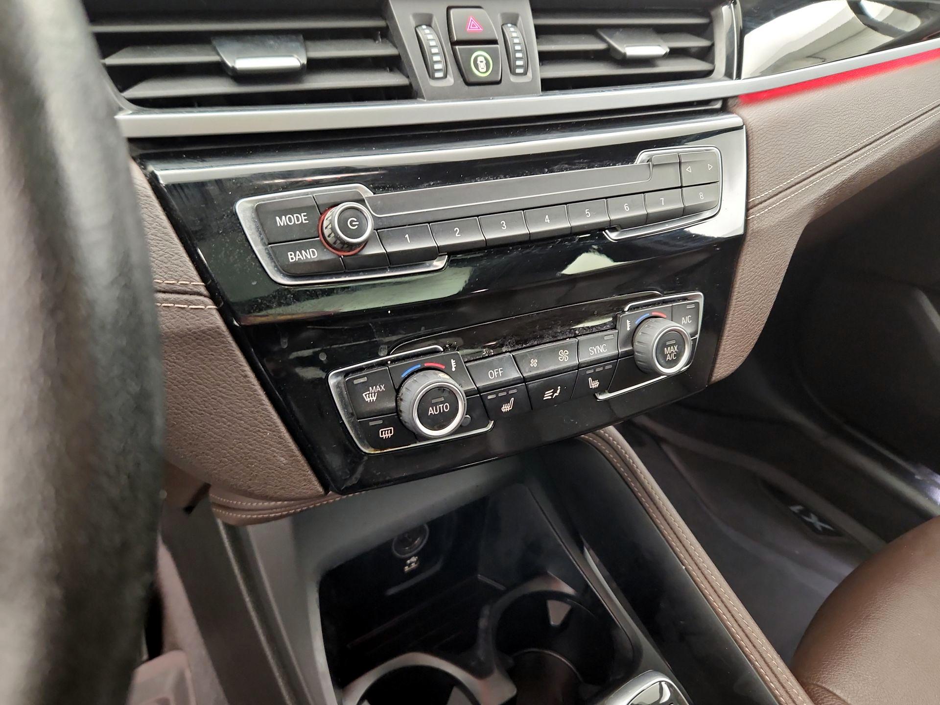 Thumbnail: 2022 BMW X1 - 15