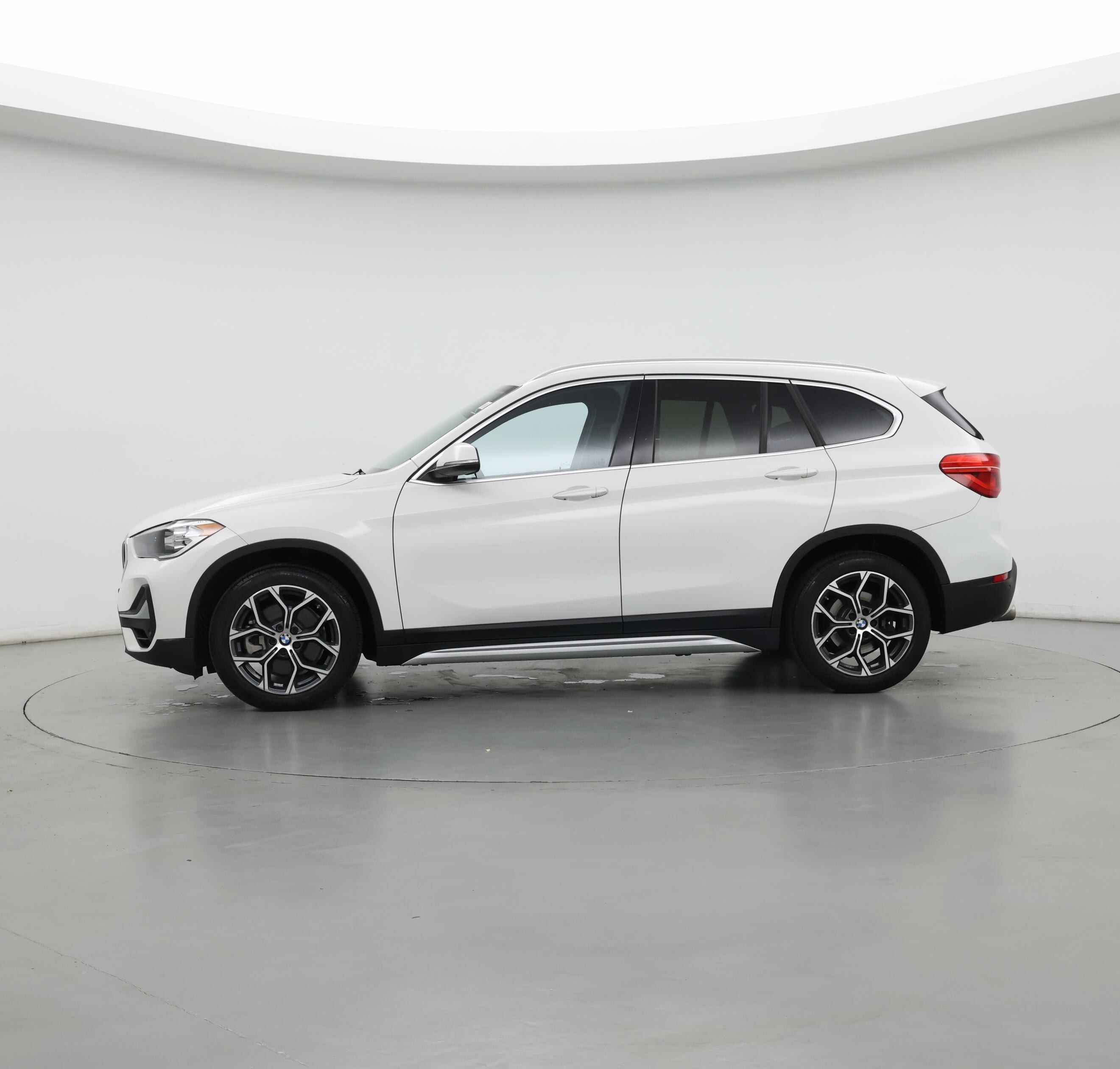 Thumbnail: 2022 BMW X1 - 3