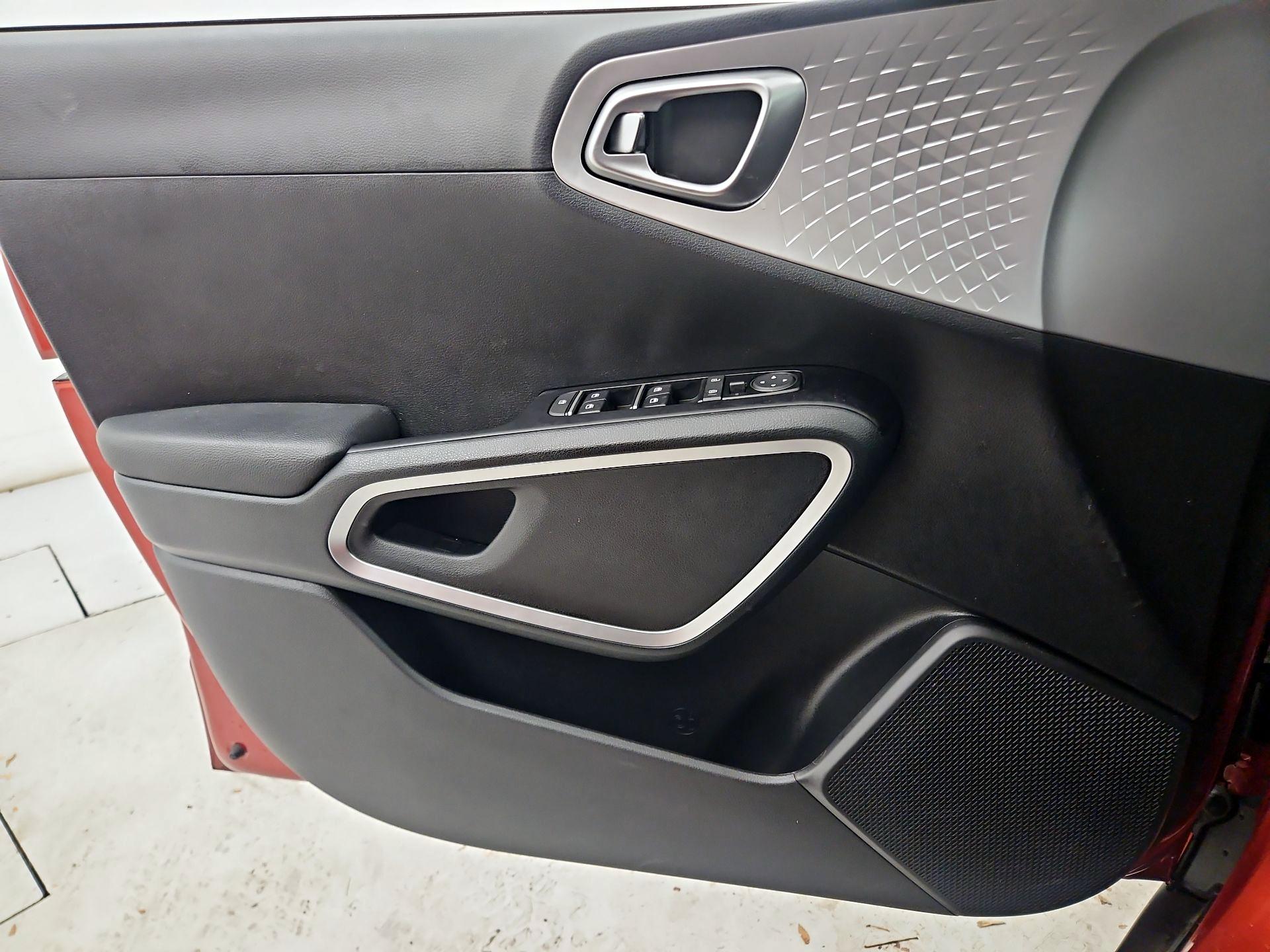 Thumbnail: 2022 Kia Soul - 12